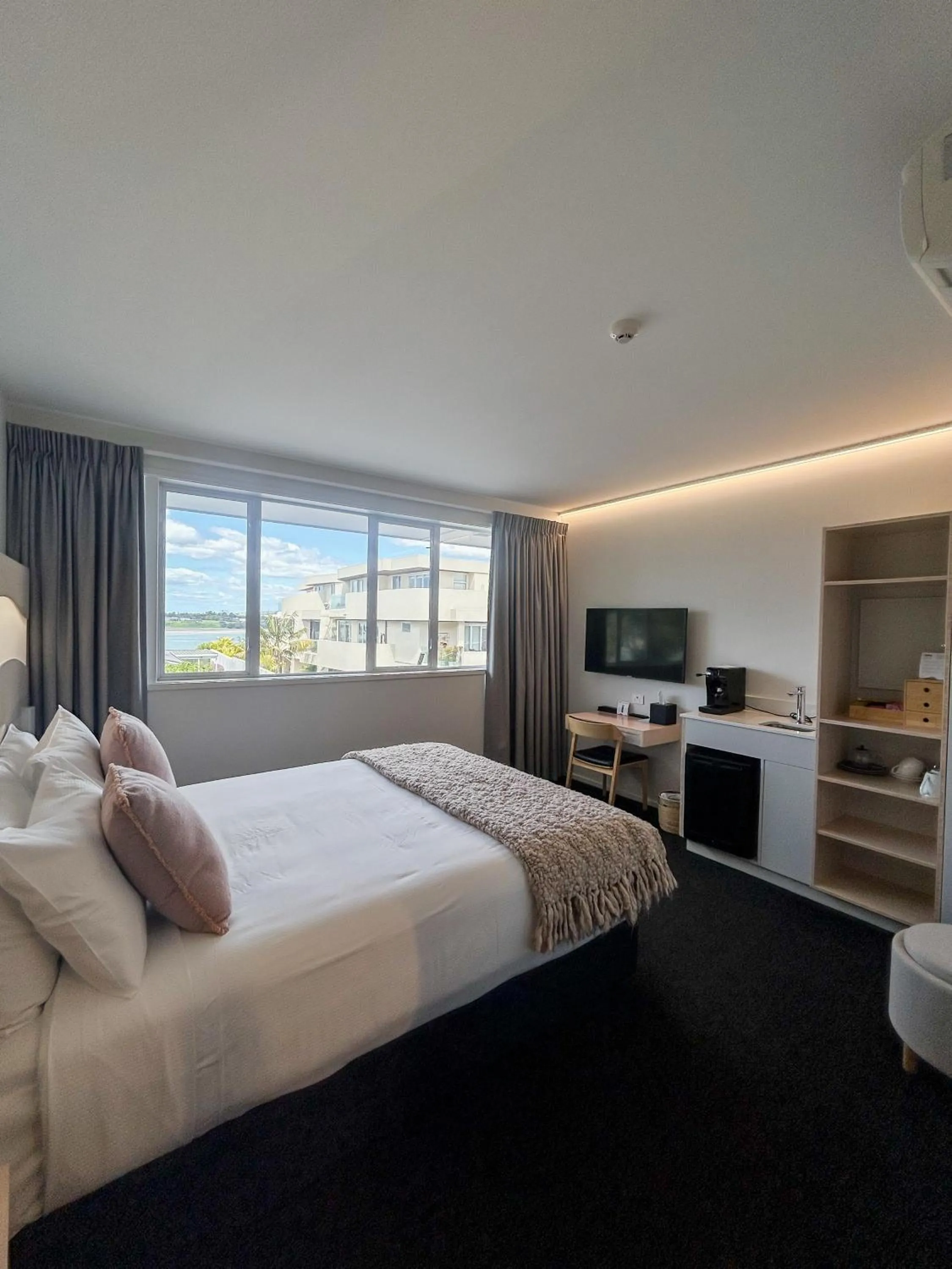Bed in CitySide Hotel Tauranga