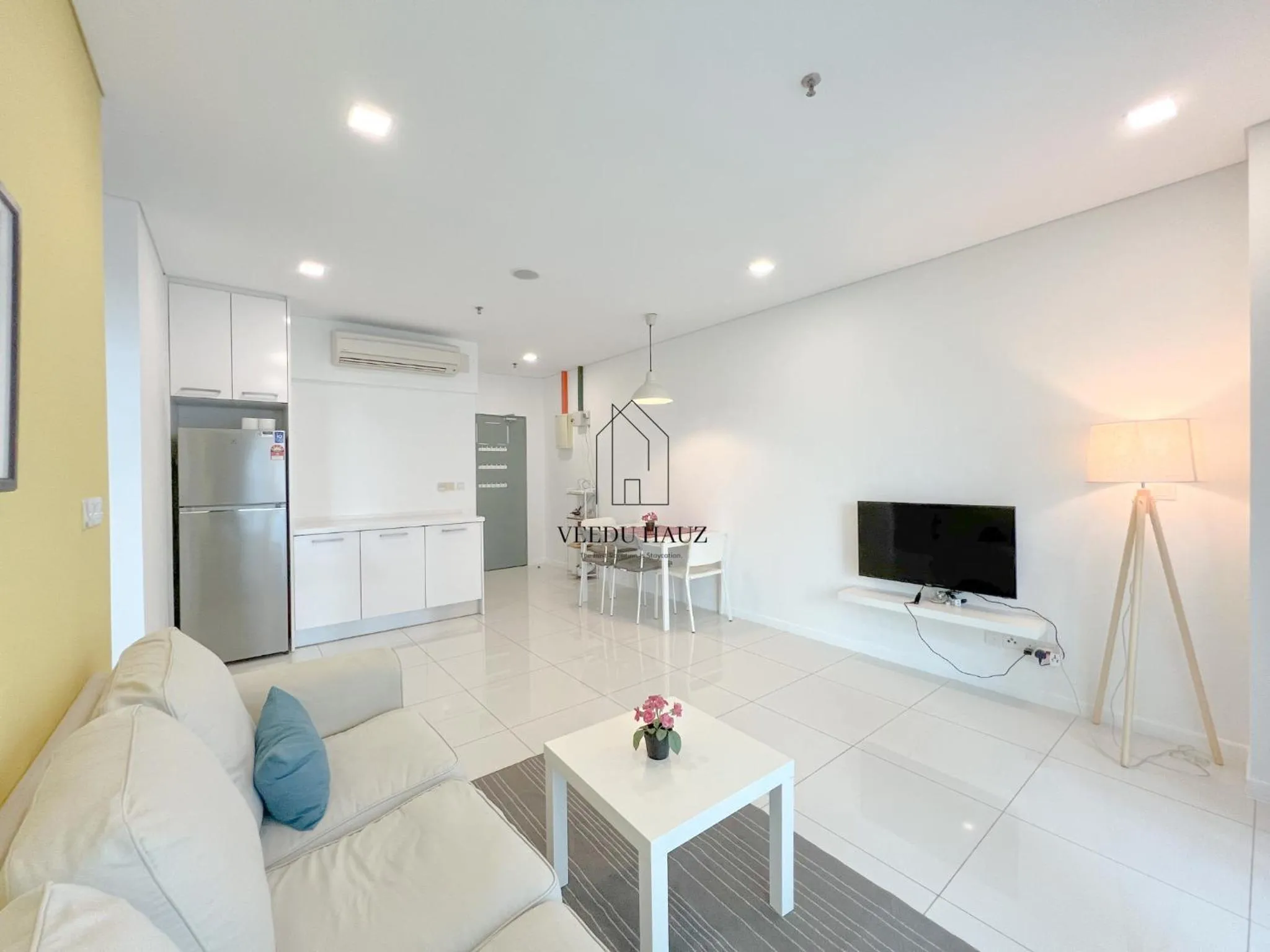 Communal lounge/ TV room in Mercu Summer Suites KLCC by Veedu Hauz