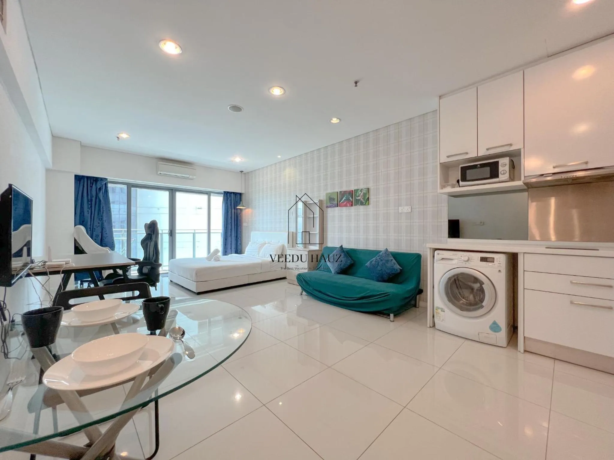 Photo of the whole room, Bed in Mercu Summer Suites KLCC by Veedu Hauz