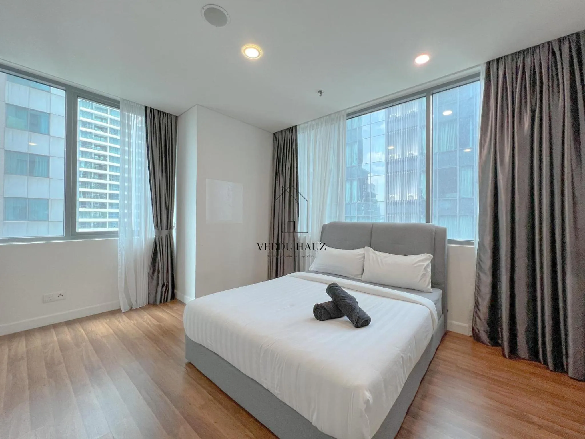 Bed in Mercu Summer Suites KLCC by Veedu Hauz