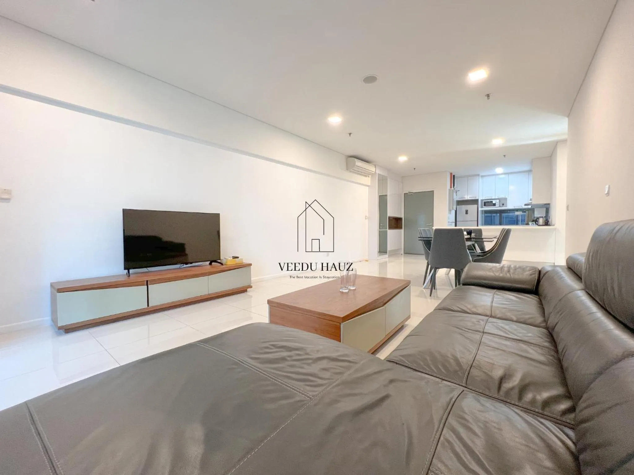 Living room in Mercu Summer Suites KLCC by Veedu Hauz