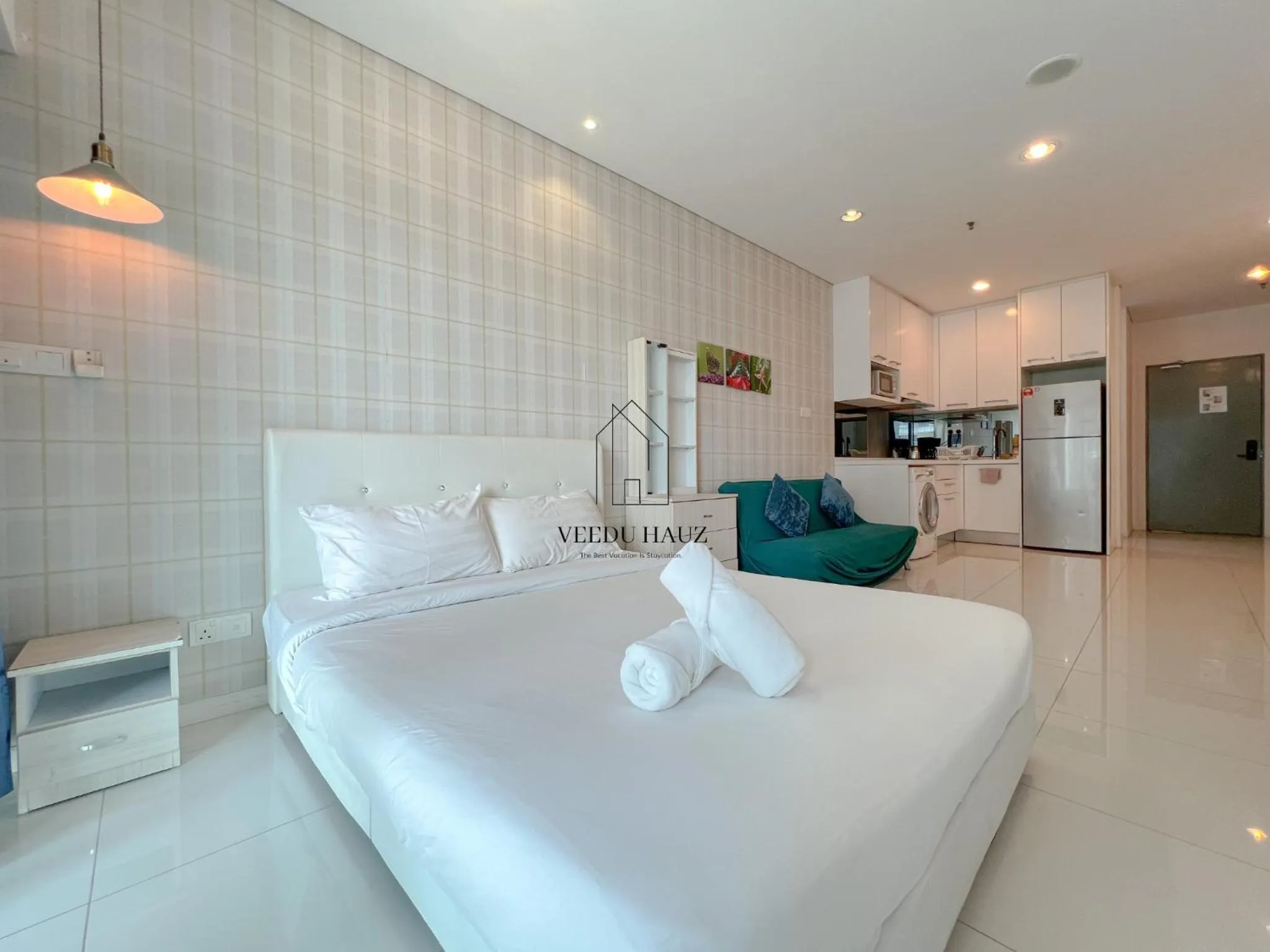 Photo of the whole room, Bed in Mercu Summer Suites KLCC by Veedu Hauz