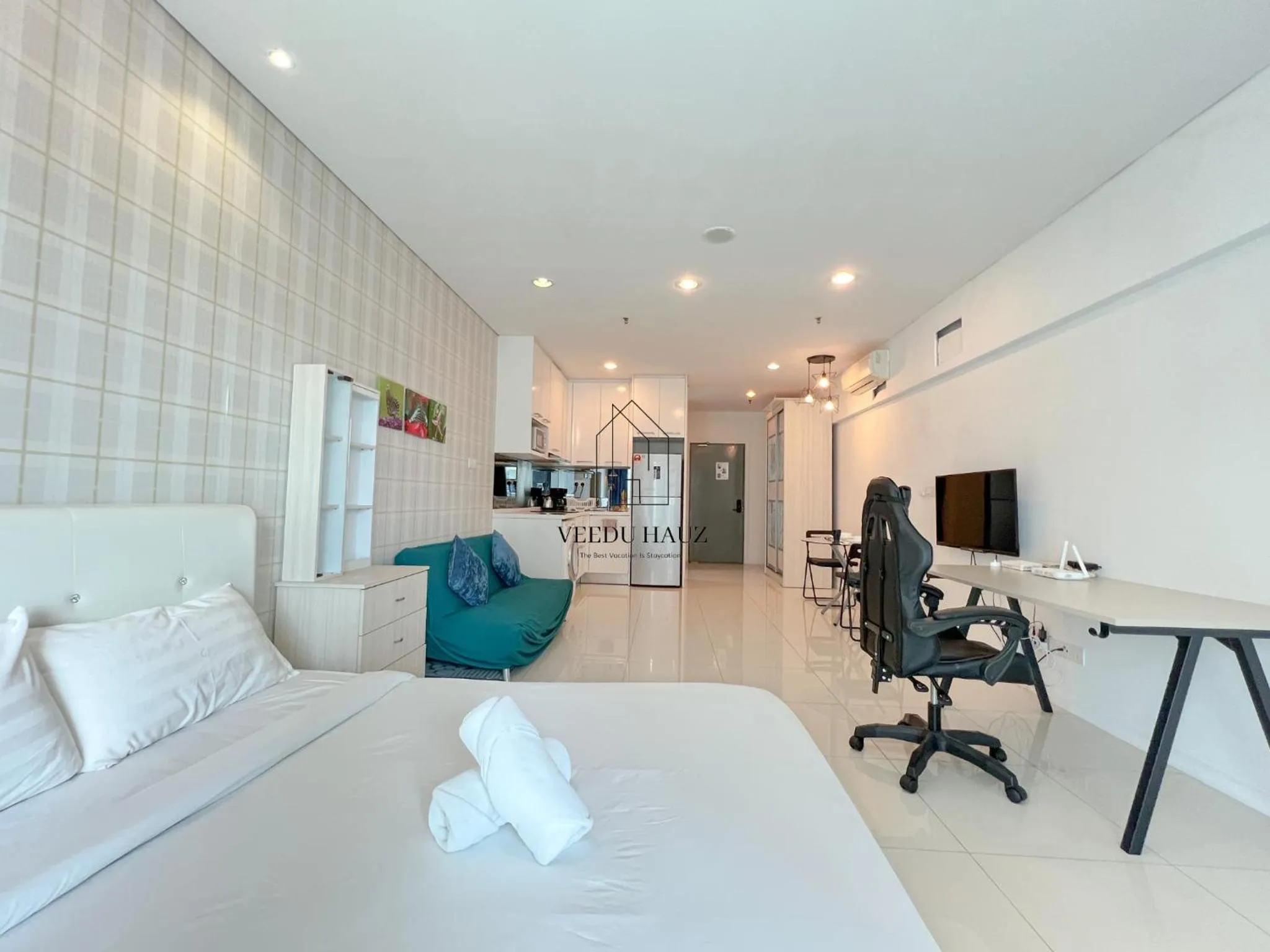 Bed in Mercu Summer Suites KLCC by Veedu Hauz