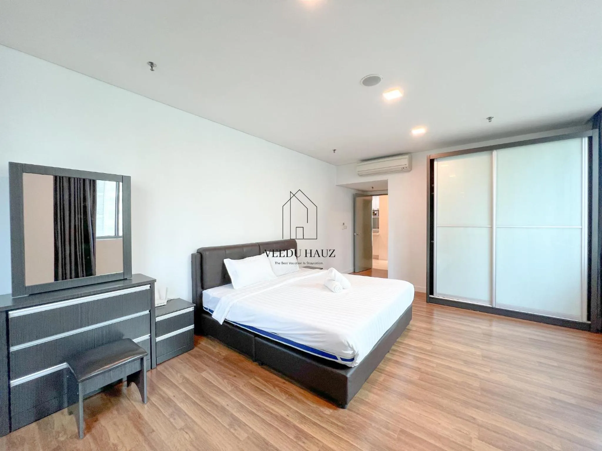 Bedroom, Bed in Mercu Summer Suites KLCC by Veedu Hauz