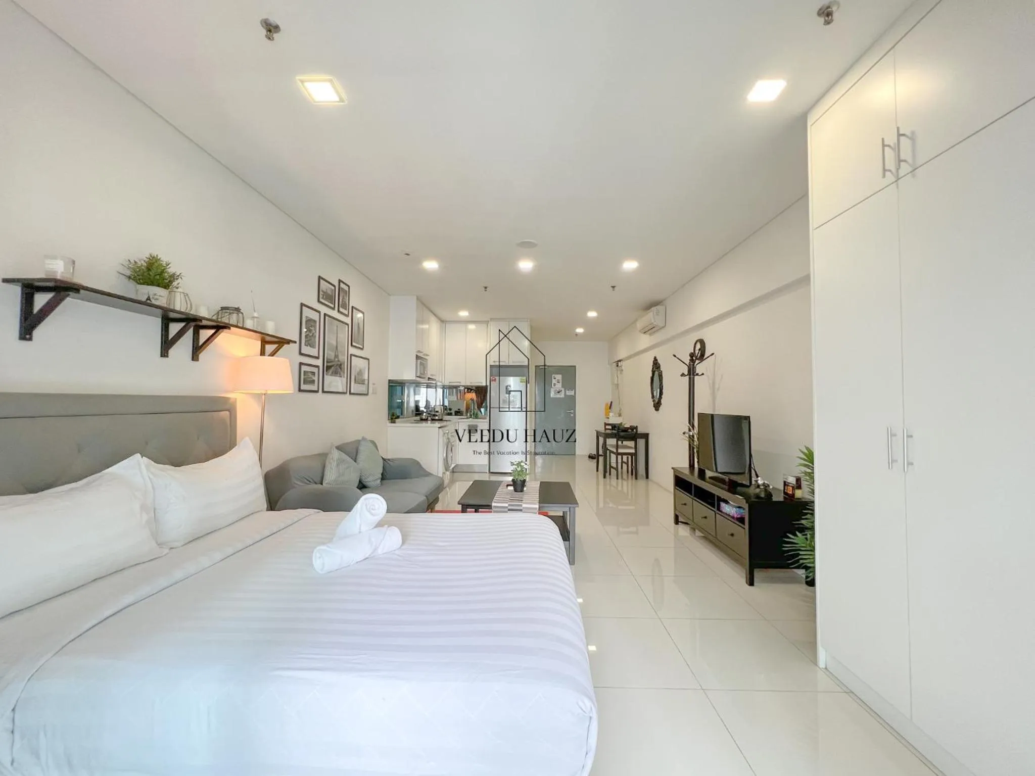 Photo of the whole room, Bed in Mercu Summer Suites KLCC by Veedu Hauz