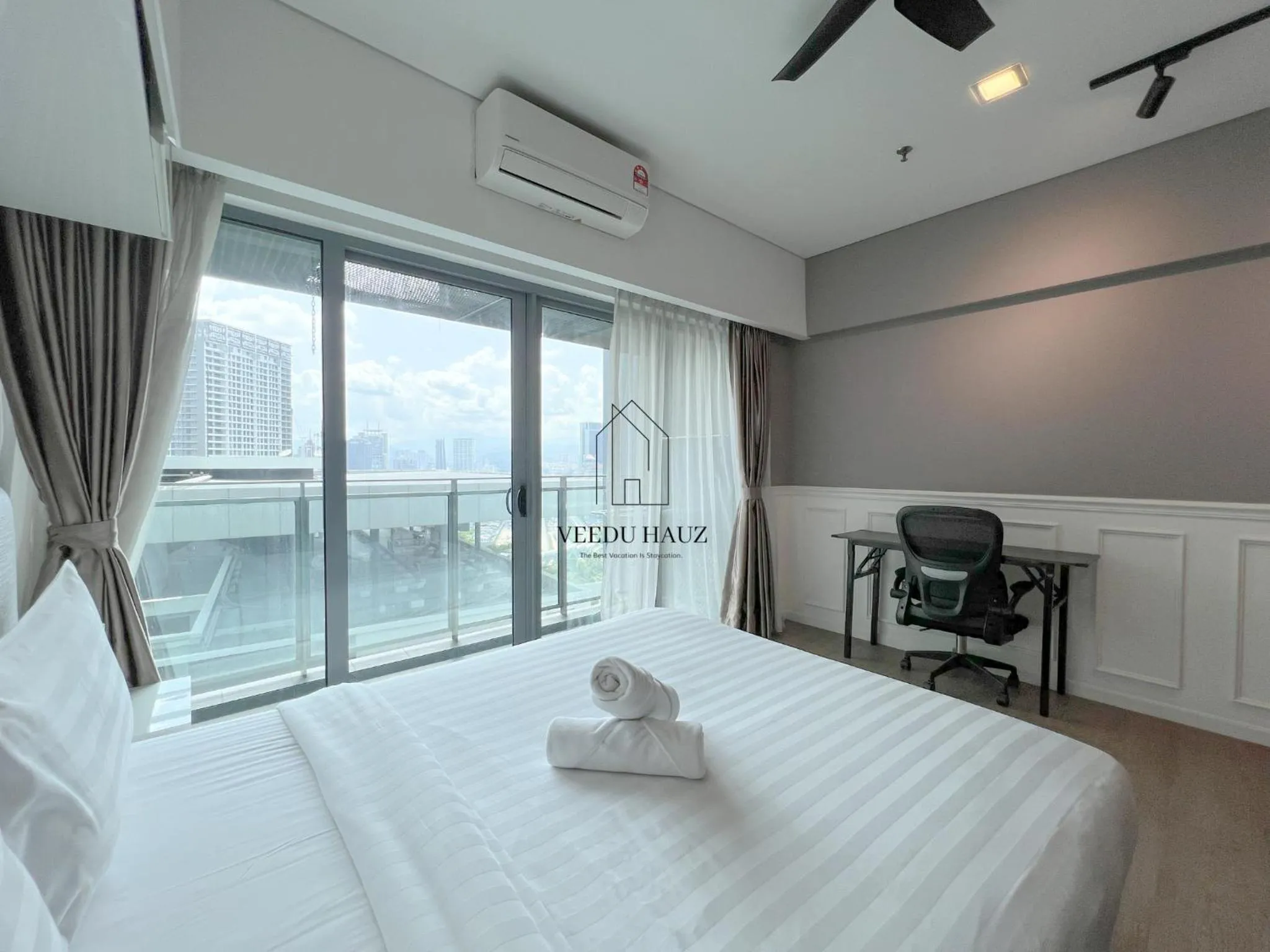 Bed in Mercu Summer Suites KLCC by Veedu Hauz