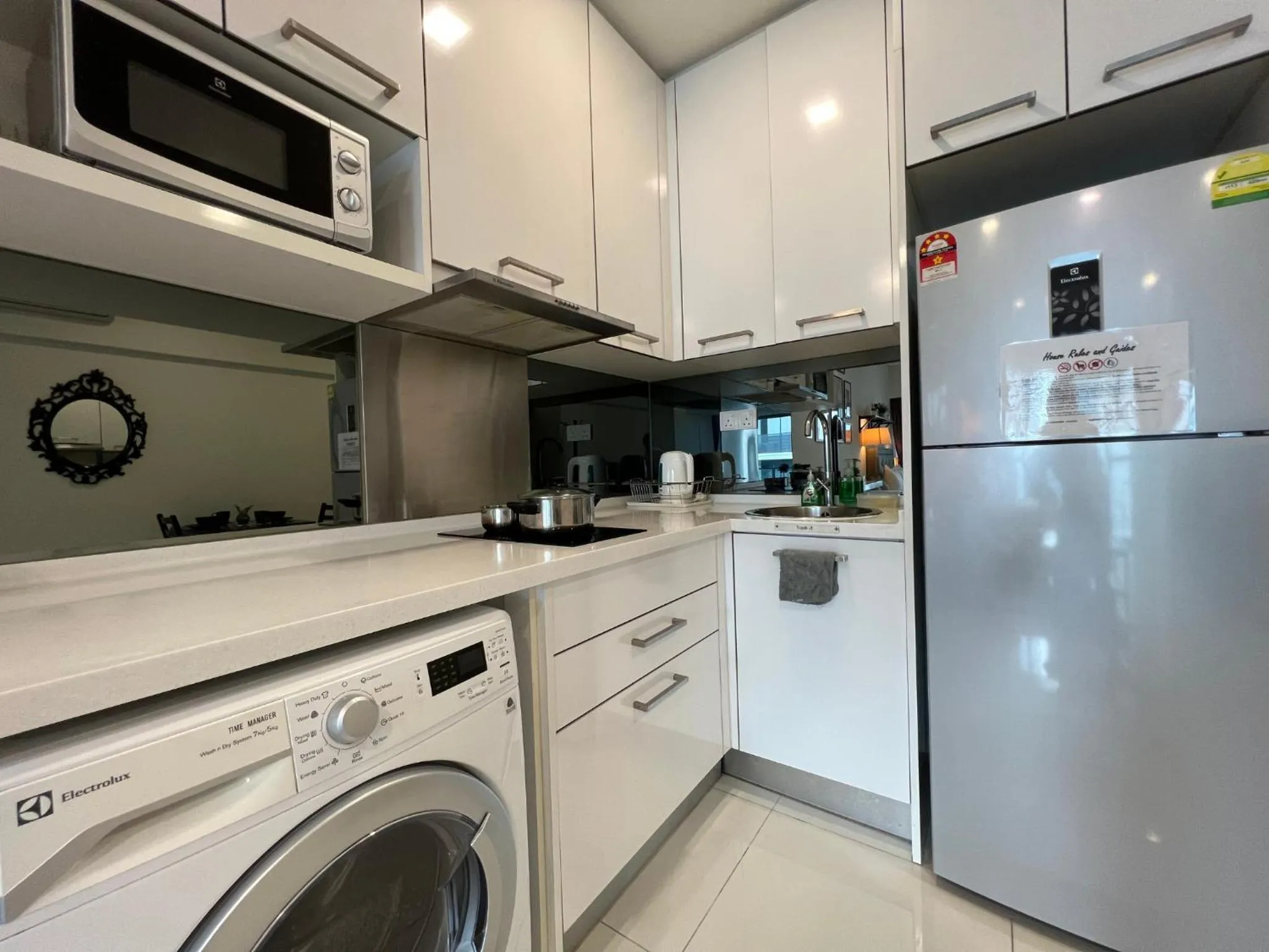 kitchen in Mercu Summer Suites KLCC by Veedu Hauz