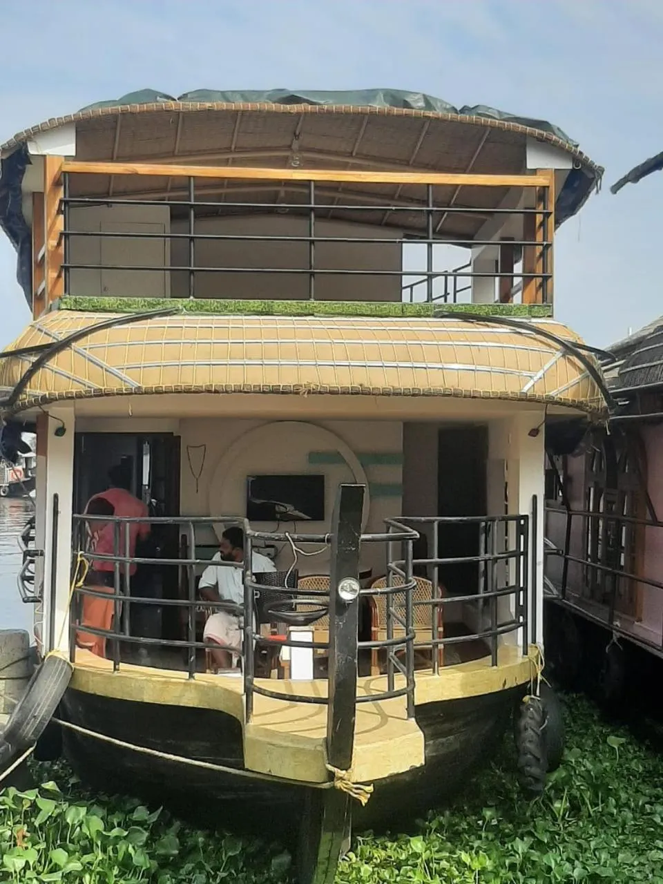 Balcony/Terrace in Honeymoon Houseboat