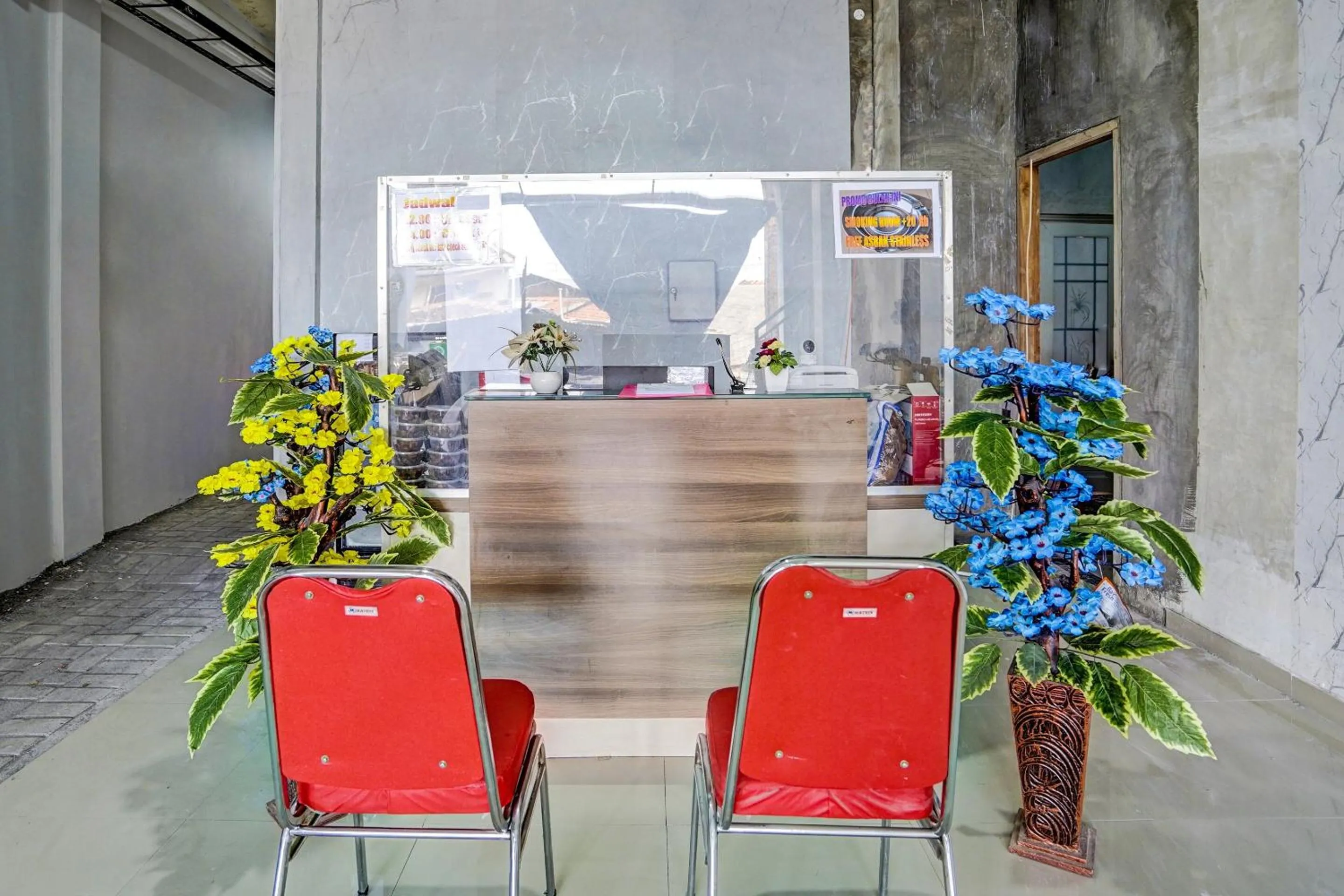 Lobby or reception in Super OYO Capital O 92506 K1 Residence Gedangan