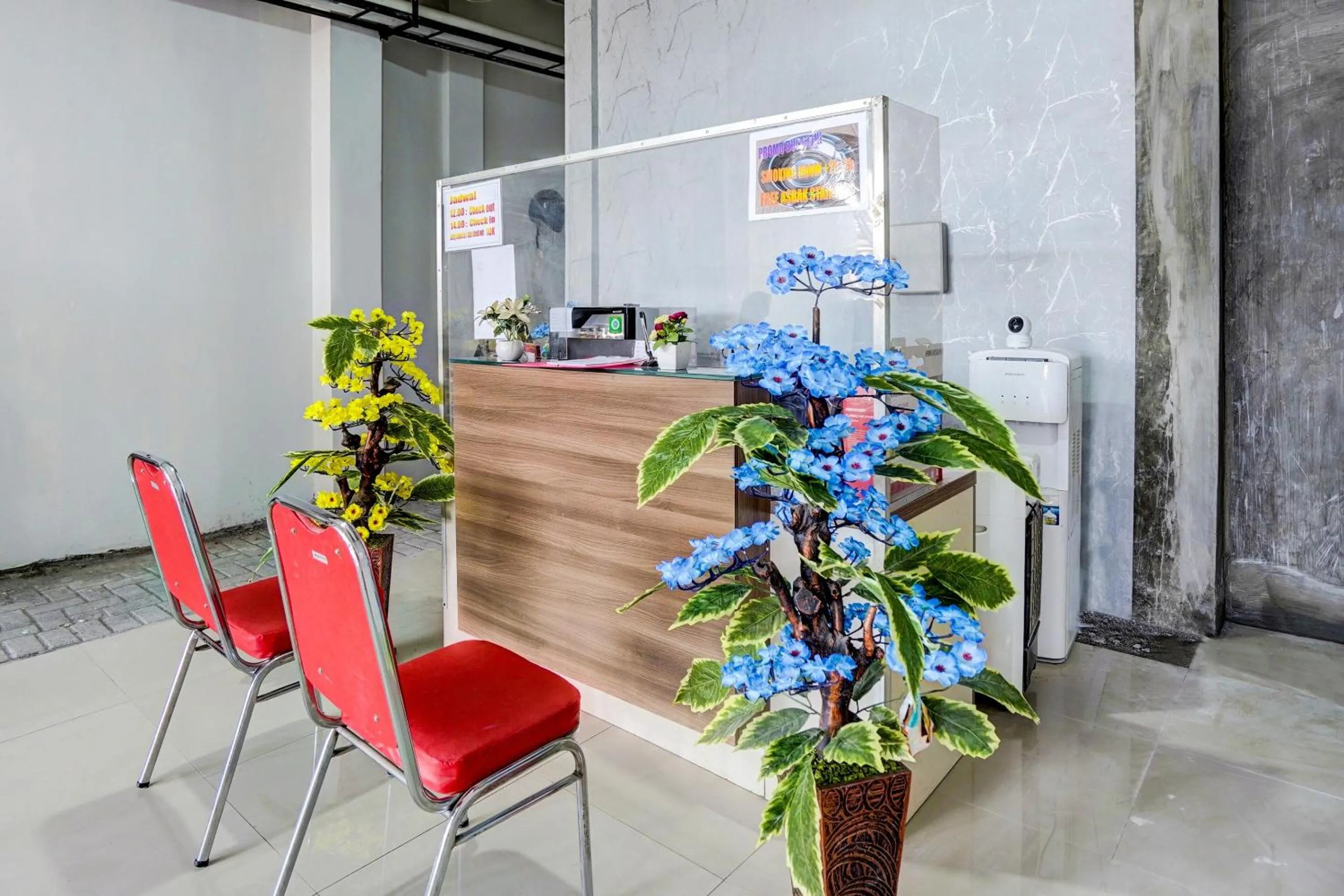 Lobby or reception in Super OYO Capital O 92506 K1 Residence Gedangan