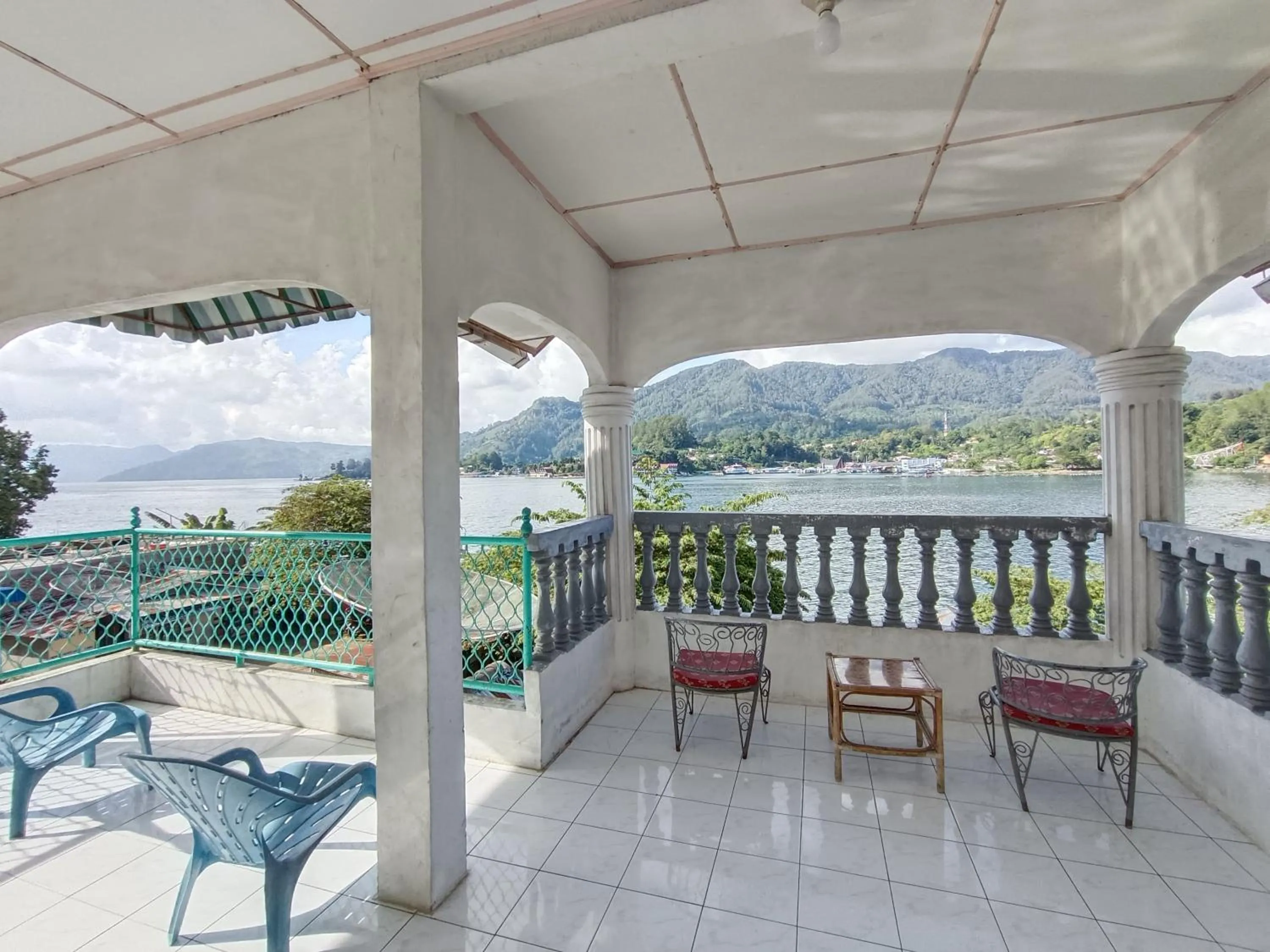 Garden in Hotel O Penginapan & Villa Sirait