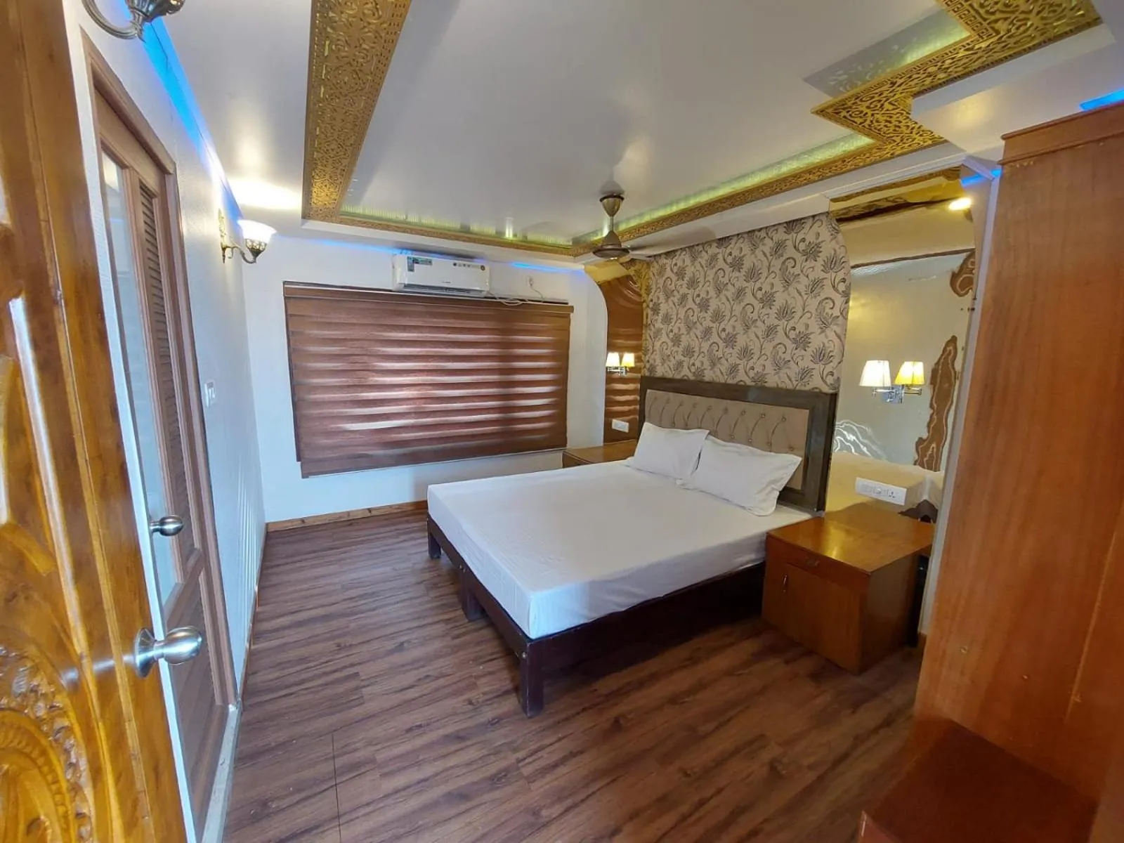 Bedroom, Bed in Kerala Boathouse