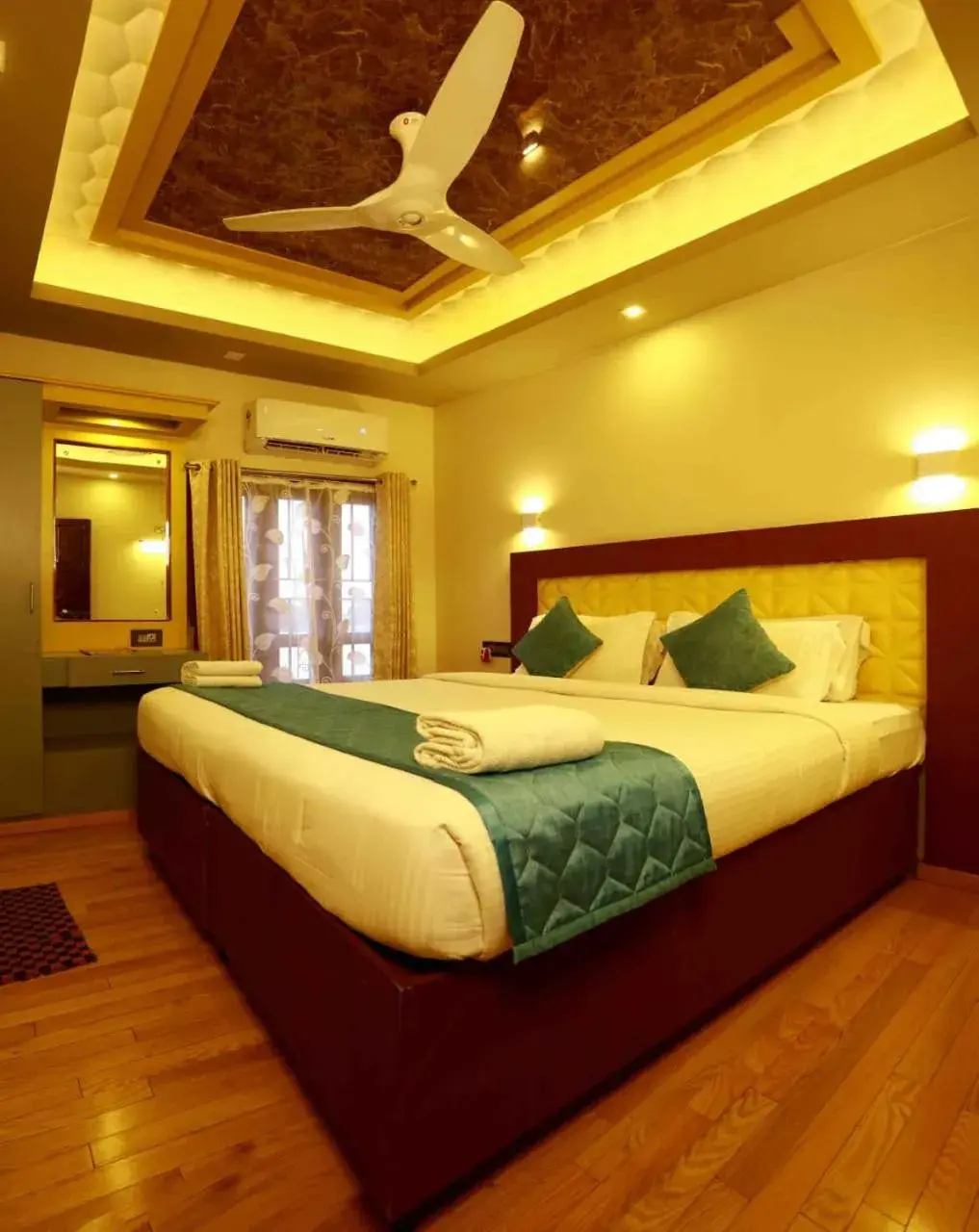 Bedroom, Bed in Kerala Boathouse Bedroom, Bed in Kerala Boathouse