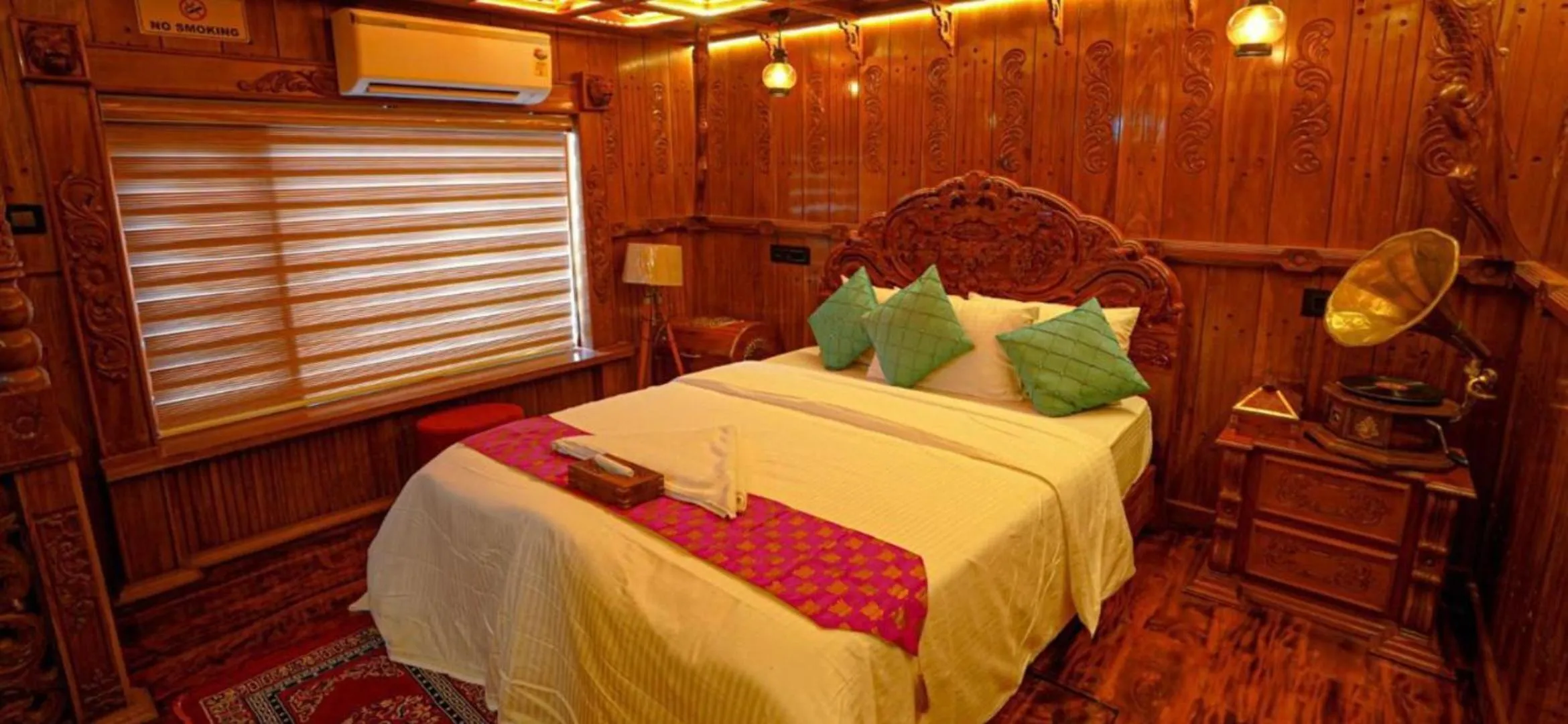 Bedroom, Bed in Kerala Boathouse