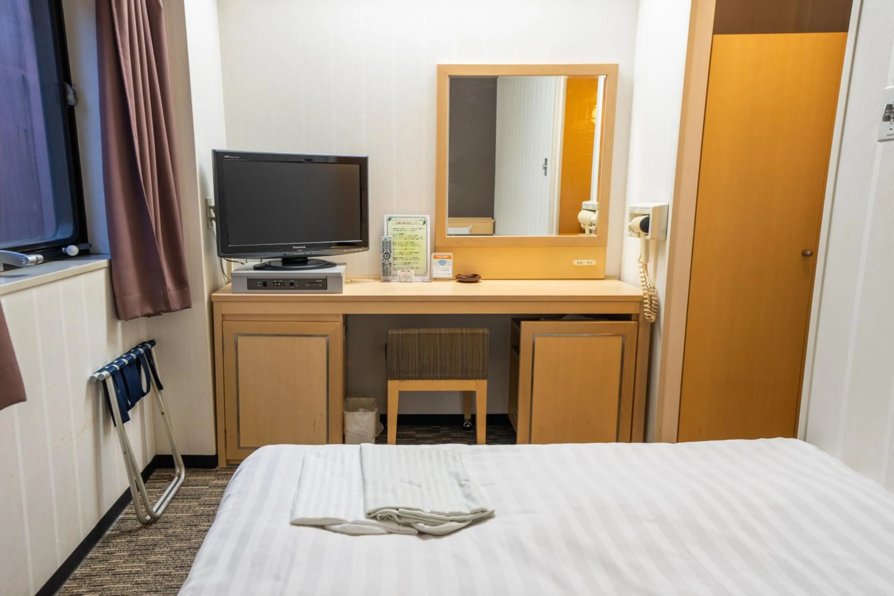 TV and multimedia, Bed in Ramada Encore by Wyndham Amagasaki