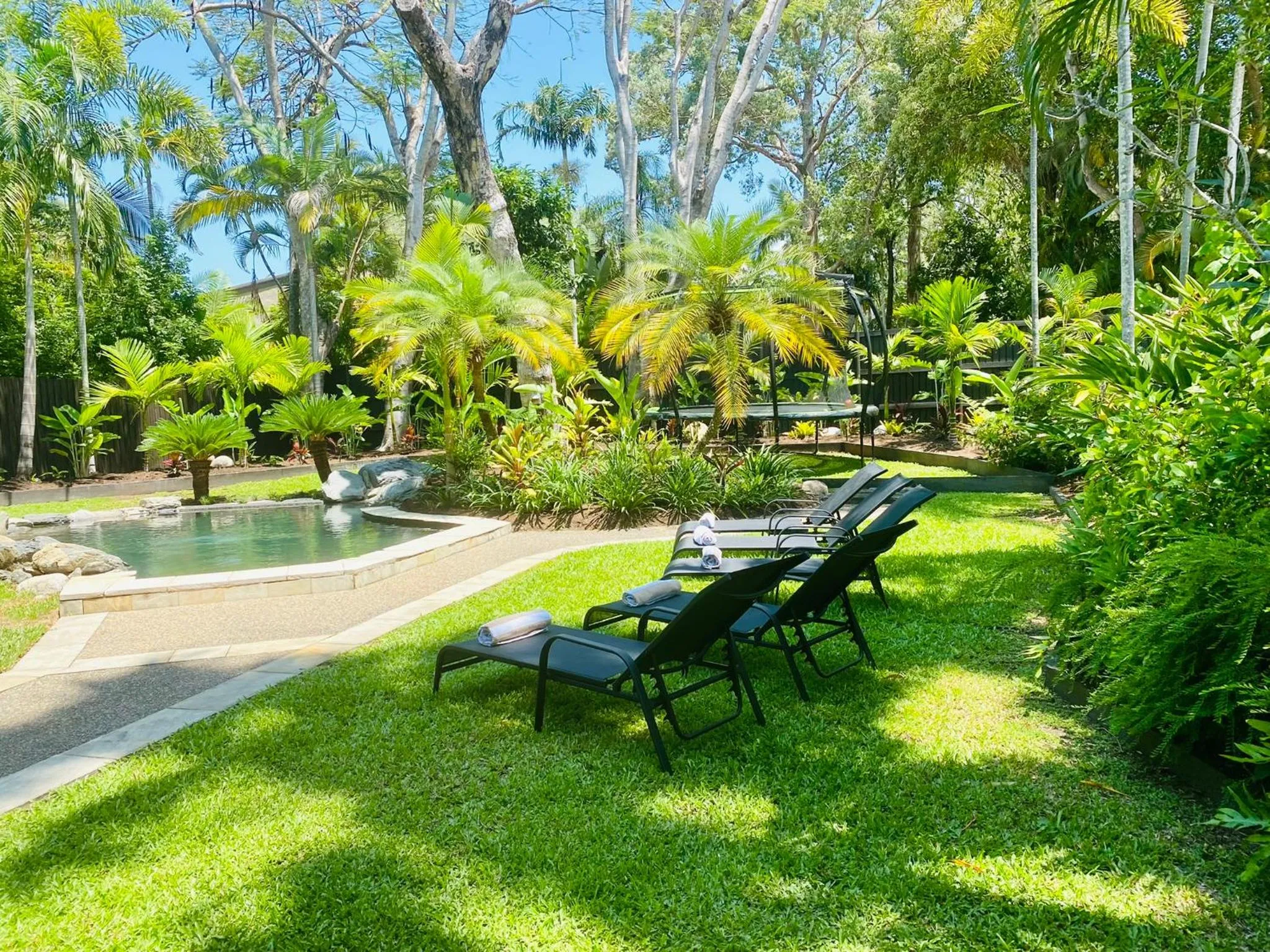 Villa Coral - Tropical Oasis Footsteps to Four Mile Beach
