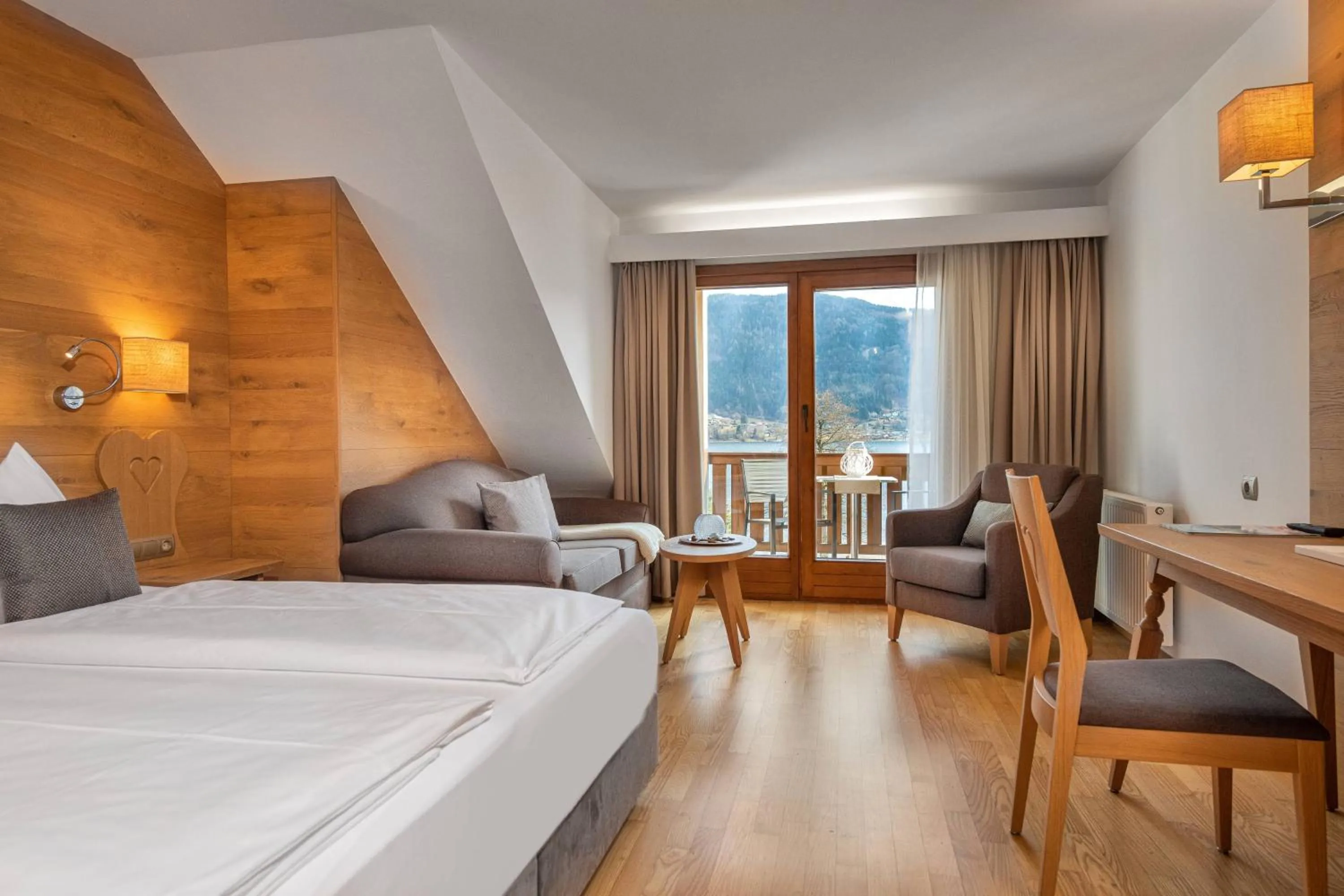 Double Room with Mountain View and Balcony in Seehotel Urban