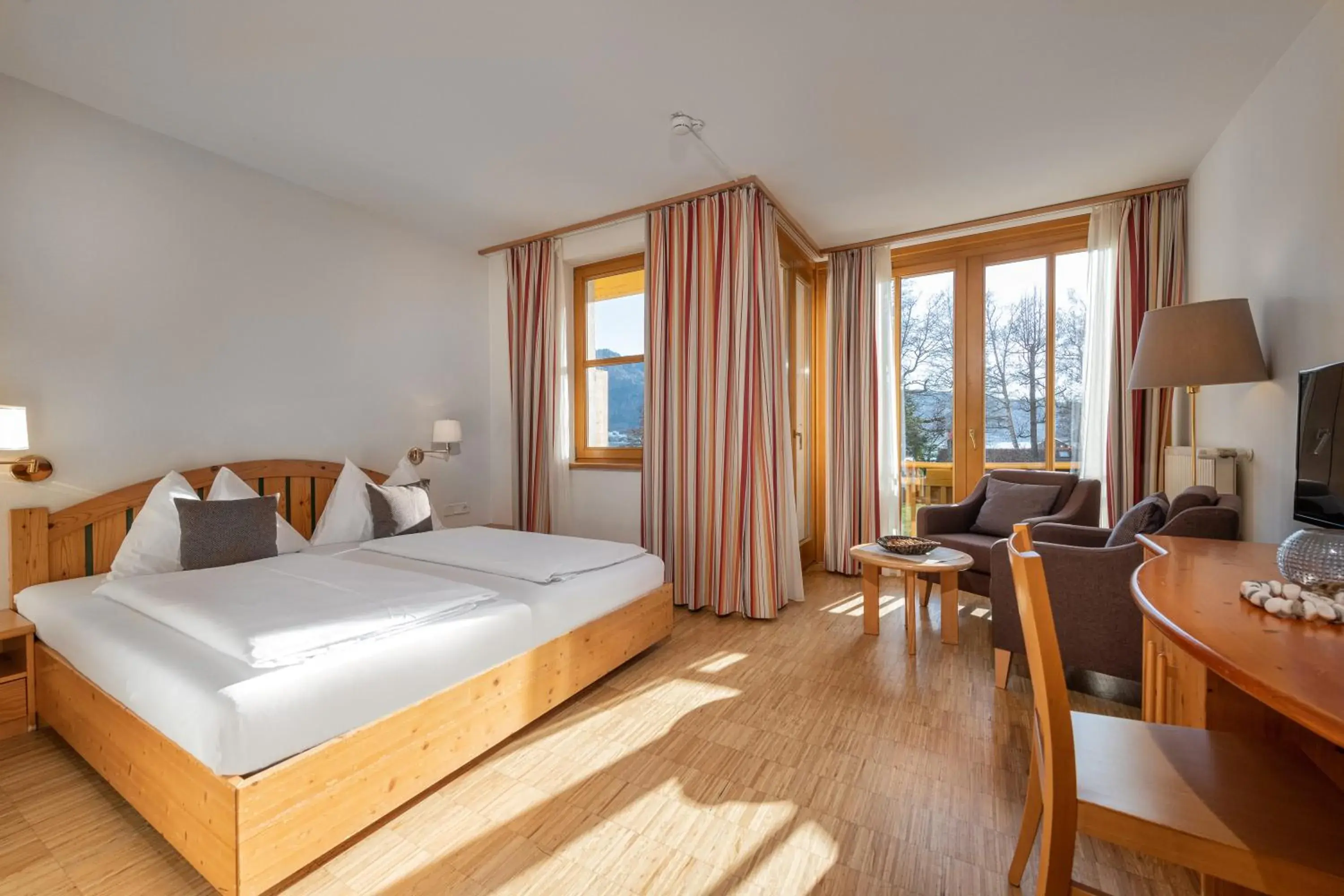 Family Suite with Lake View and Balcony in Seehotel Urban Family Suite with Lake View and Balcony in Seehotel Urban