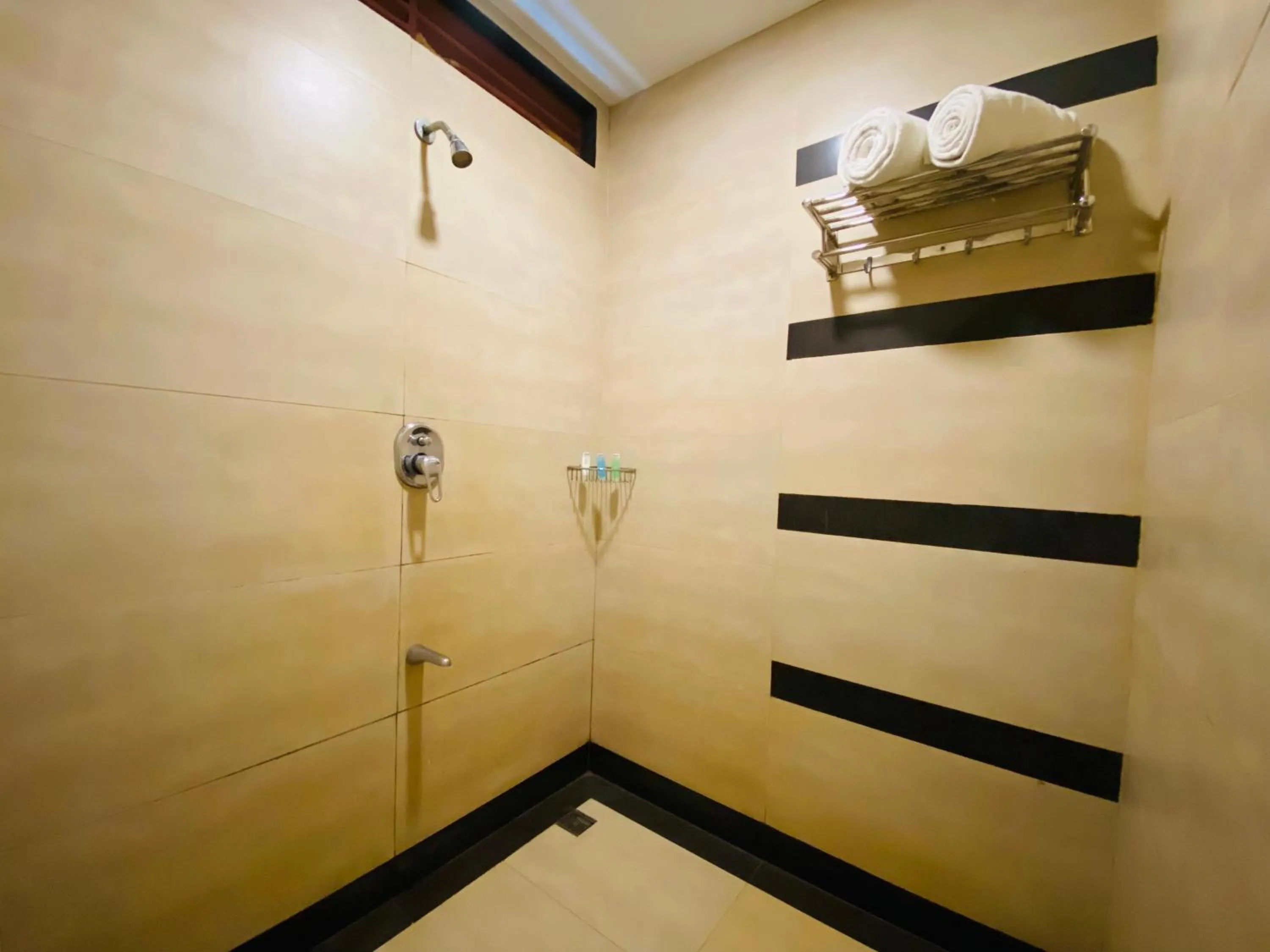 Shower in Carolina Beach Resort & Spa