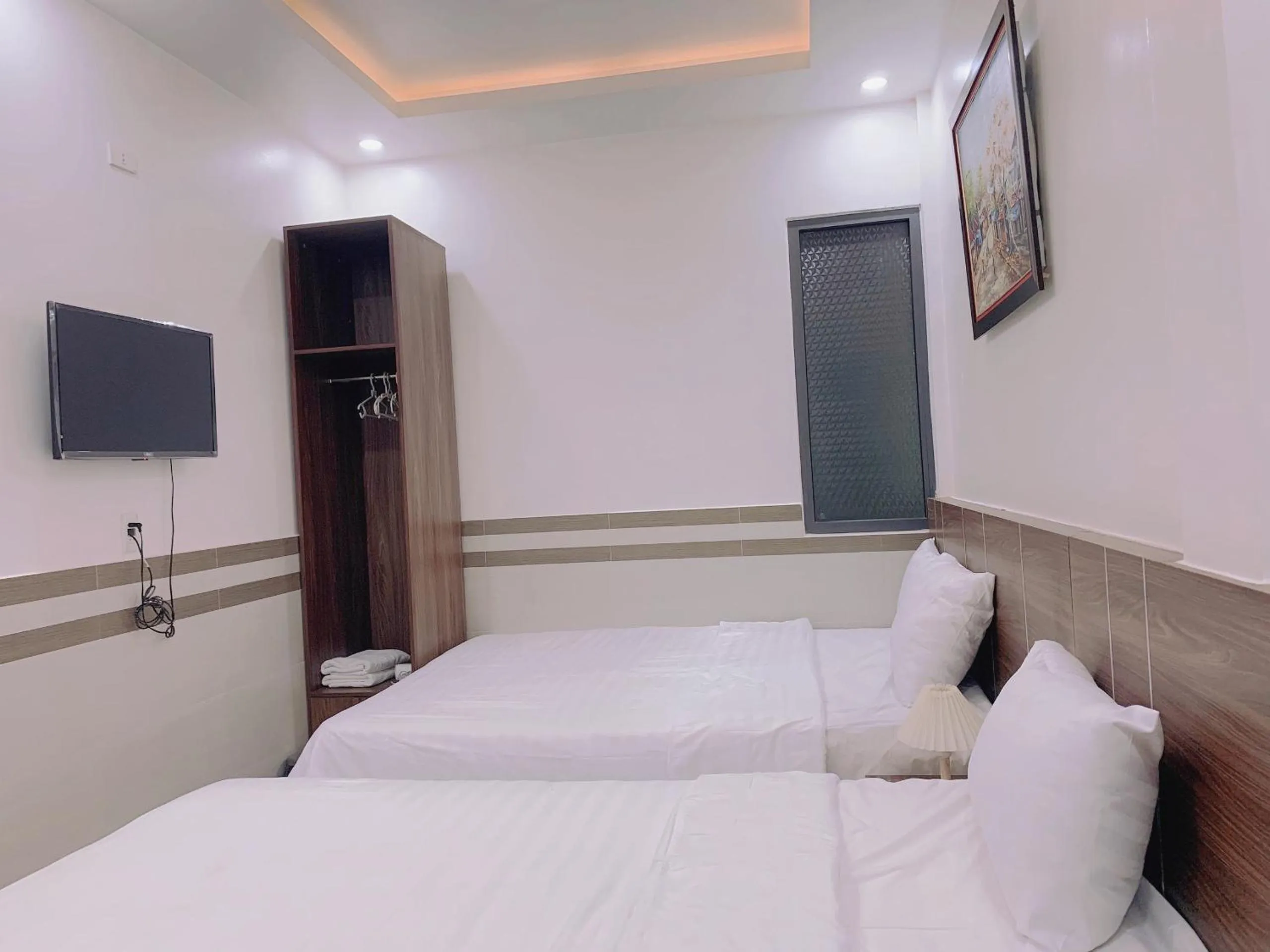 Bed in Shine Hotel