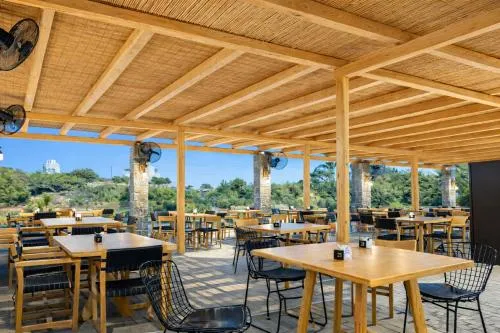 Helios Beach Hotel & Bungalows