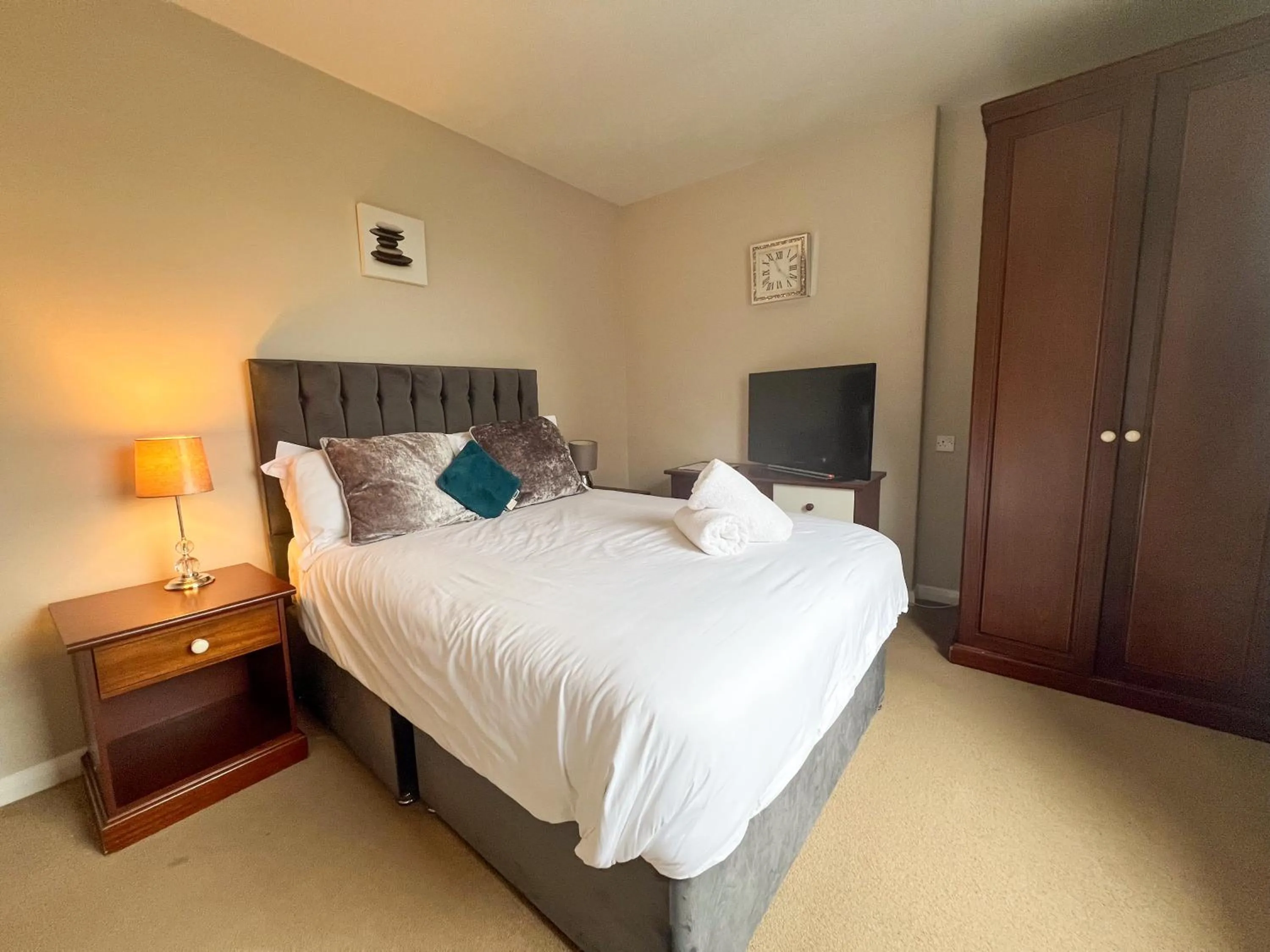 Bedroom, Bed in Beldon House