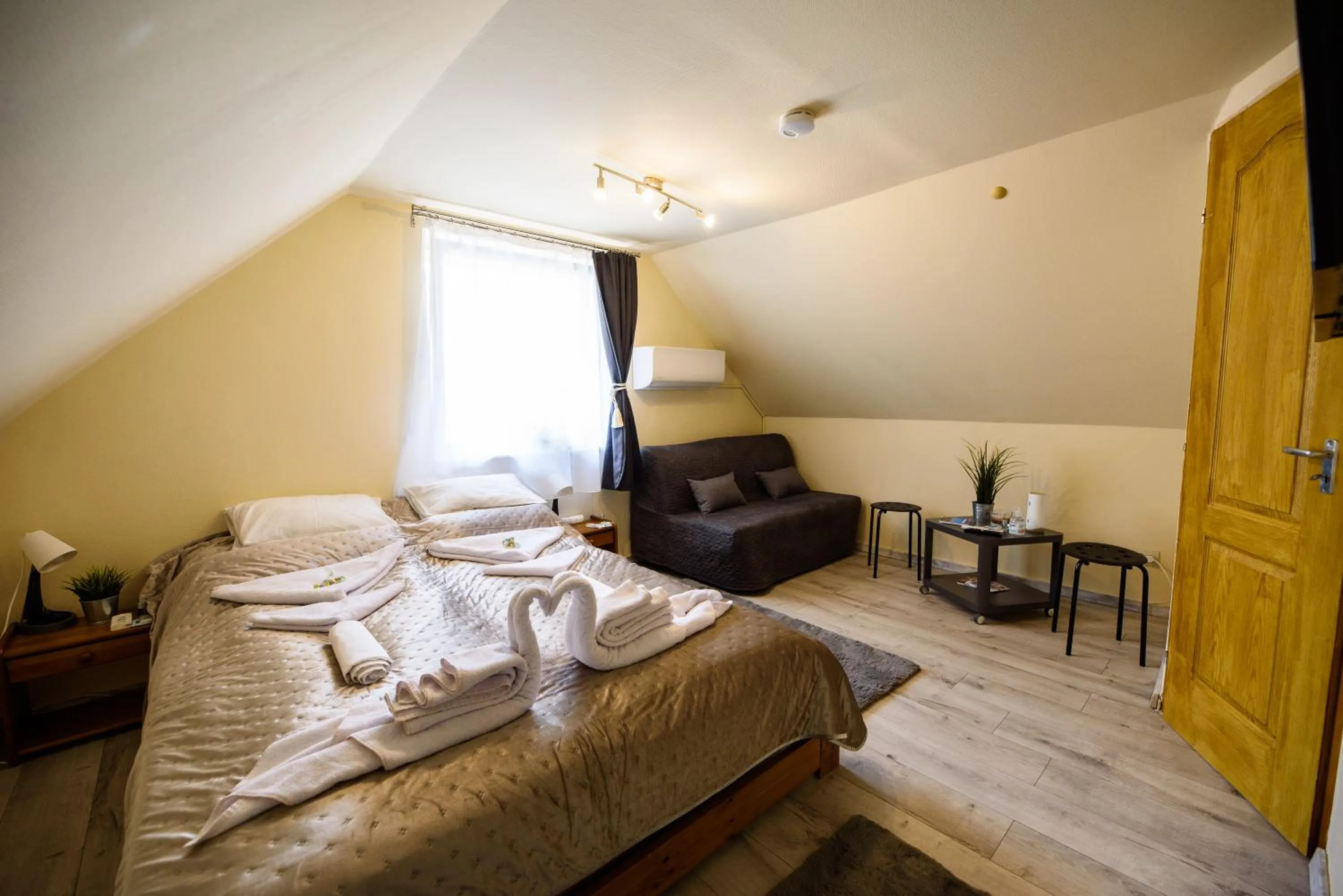 Bedroom, Bed in Emili Apartman Ráckeve