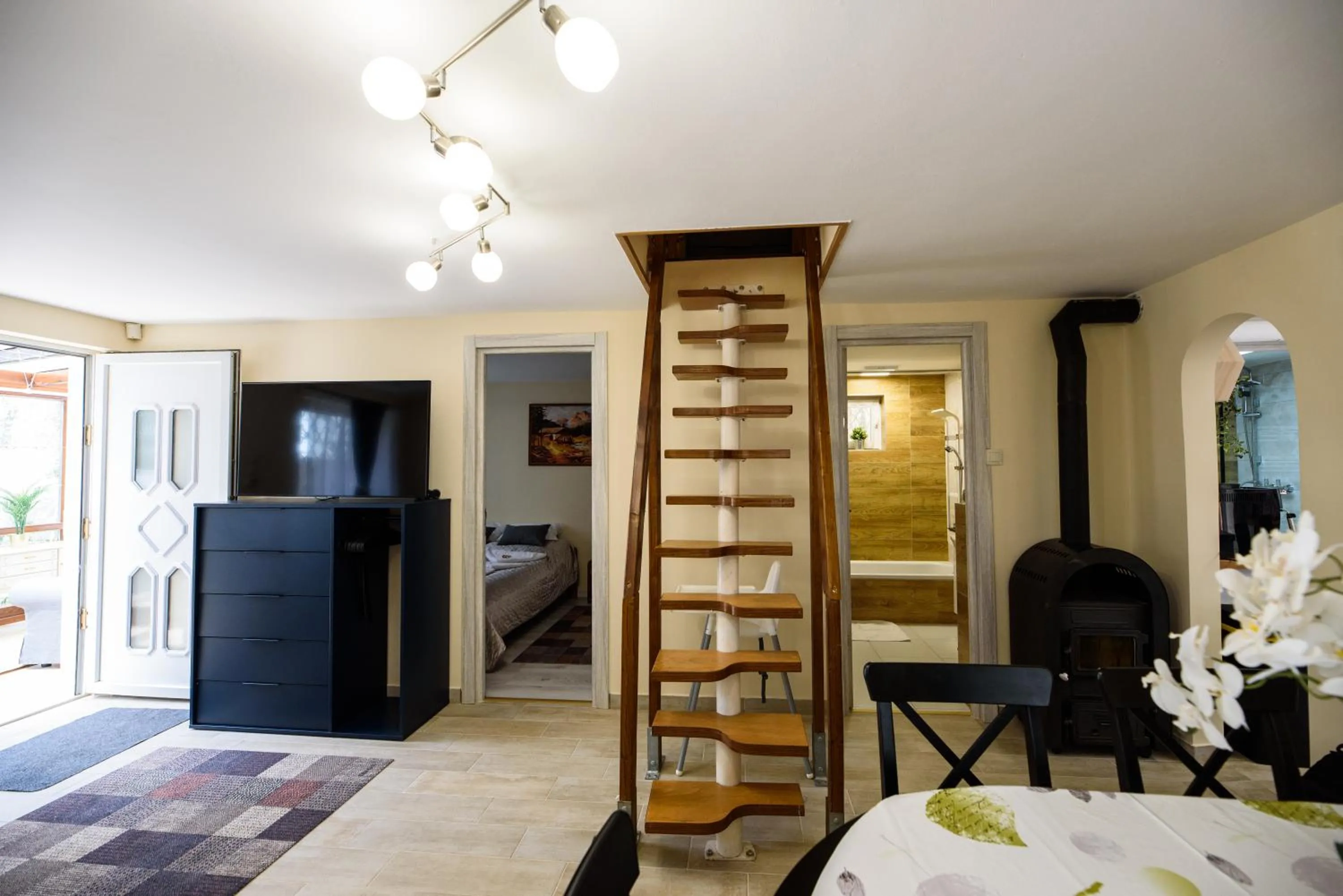 young children, Bed in Emili Apartman Ráckeve