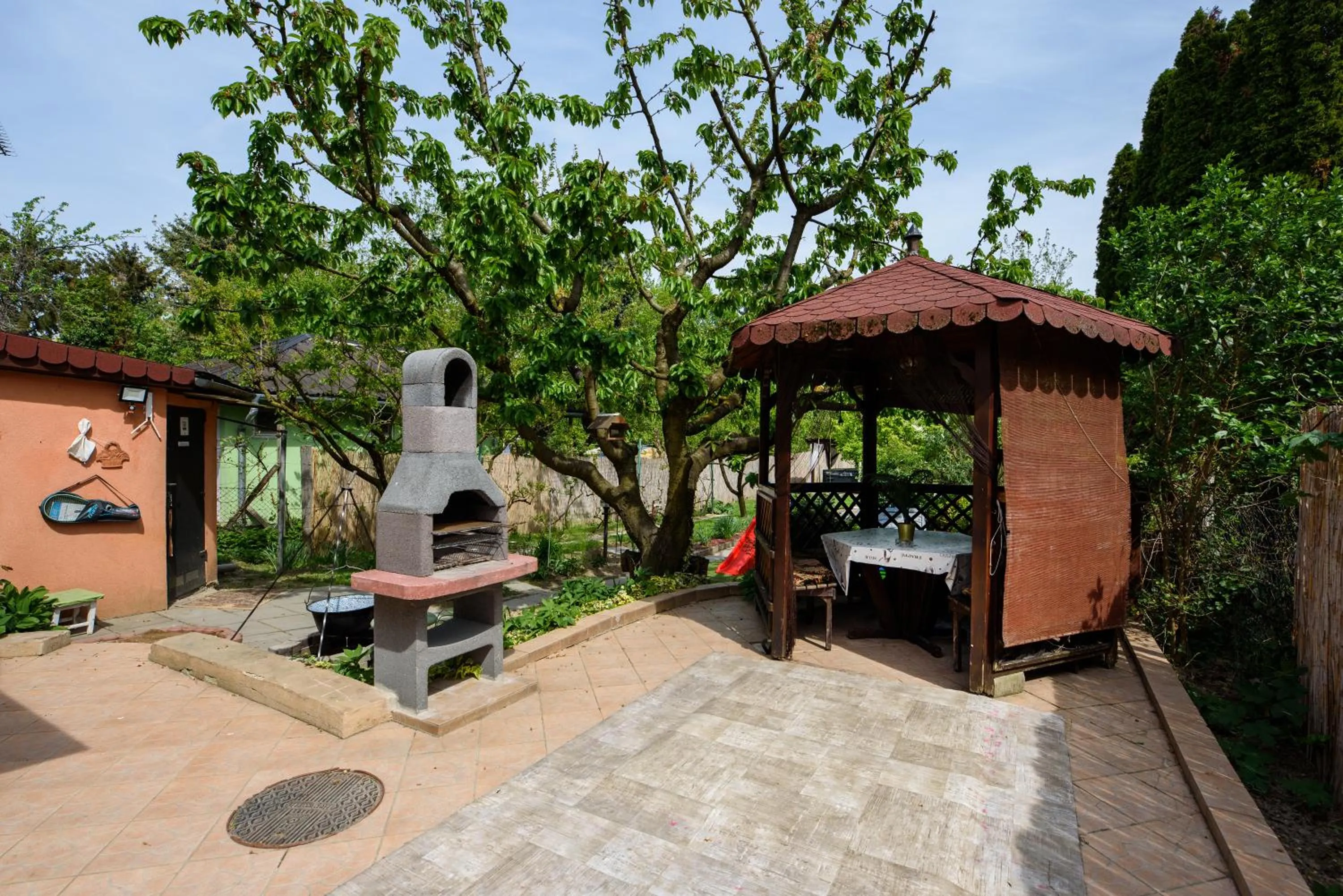 BBQ facilities in Emili Apartman Ráckeve