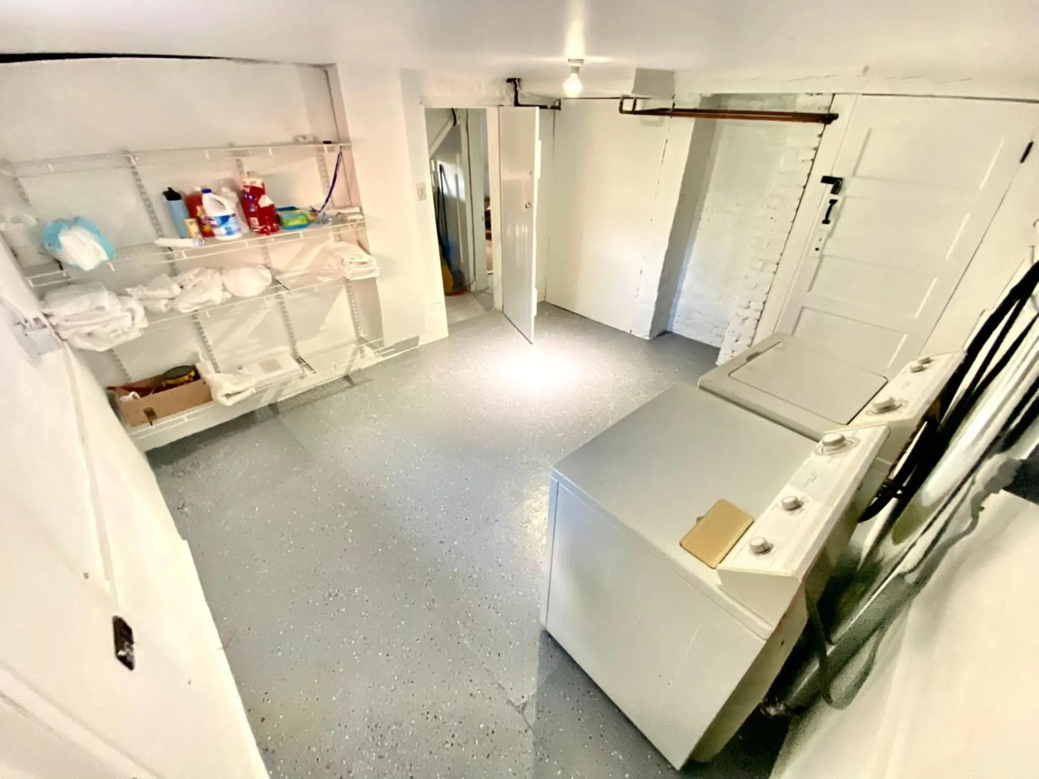 Cheerful 3 Bedroom Home, Walk To Uvastadium