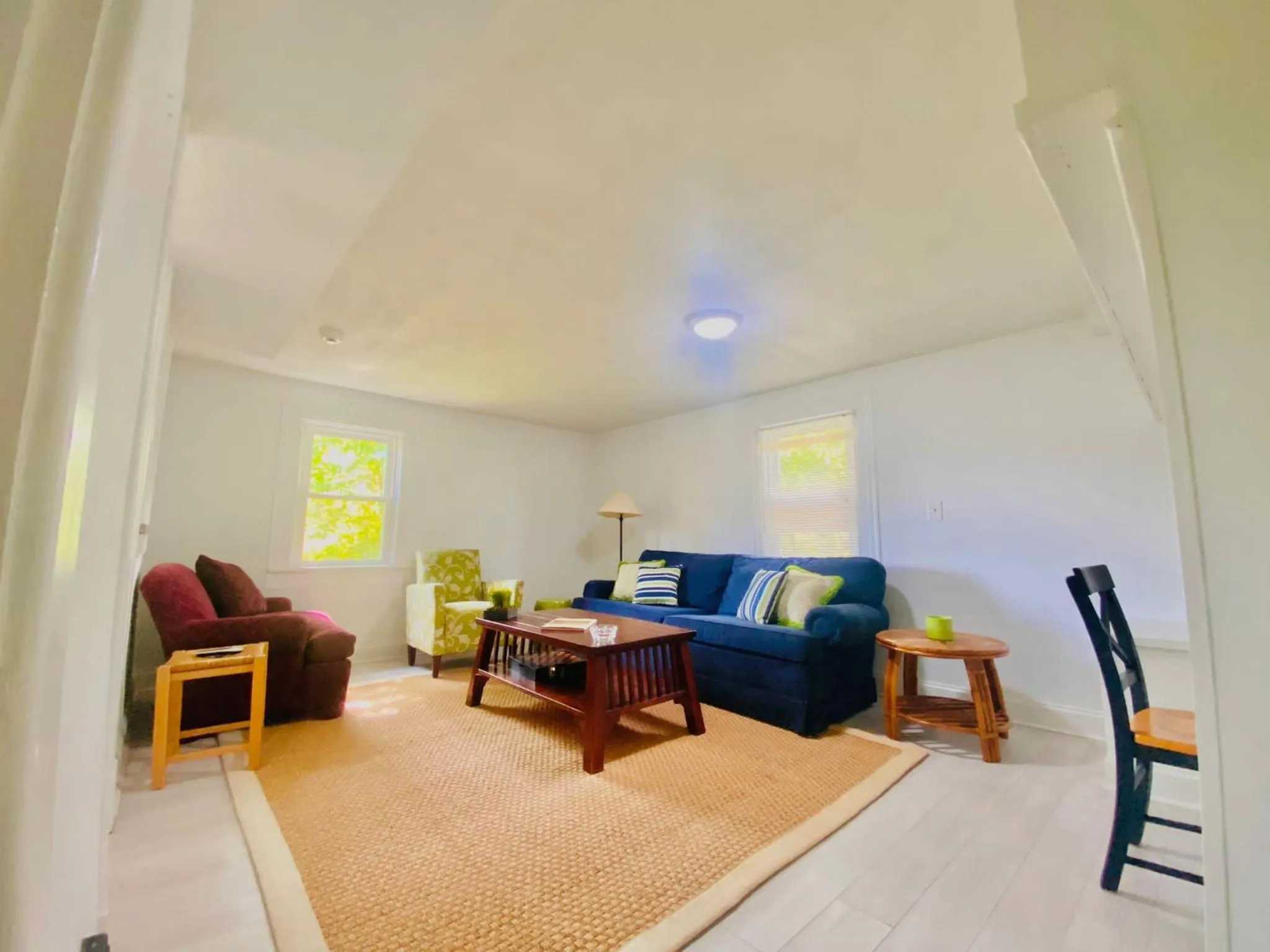 Cheerful 3 Bedroom Home, Walk To Uvastadium