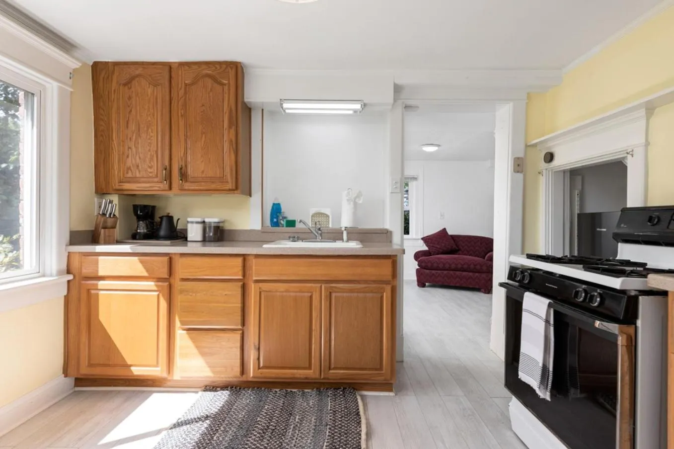 Cheerful 3 Bedroom Home, Walk To Uvastadium