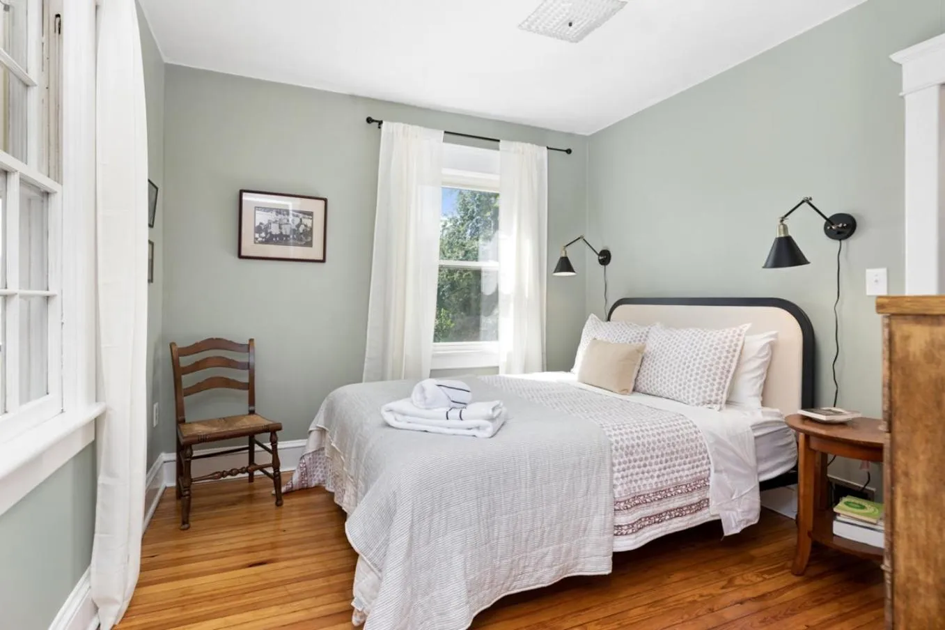 Cheerful 3 Bedroom Home, Walk To Uvastadium