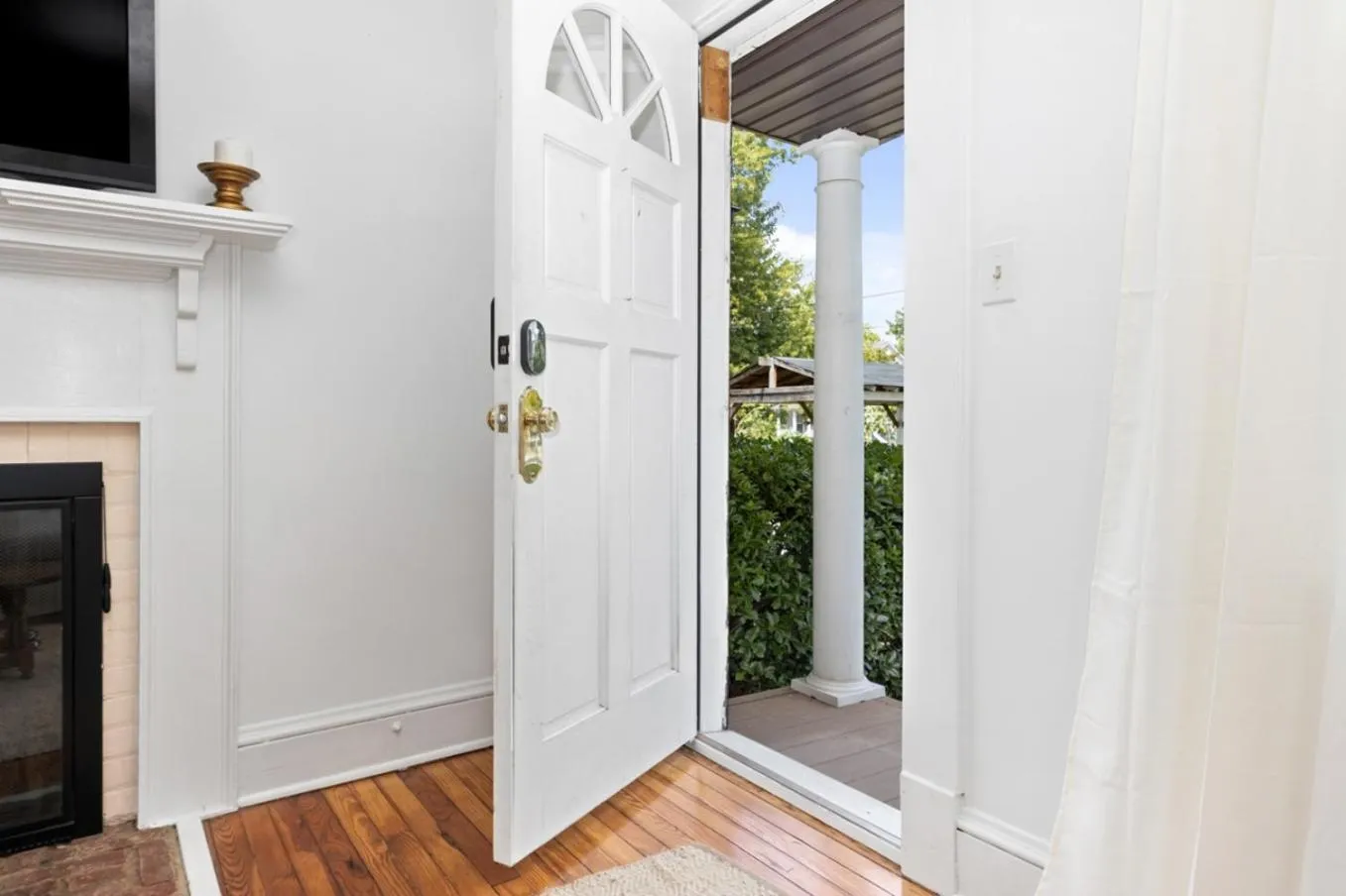 Cheerful 3 Bedroom Home, Walk To Uvastadium