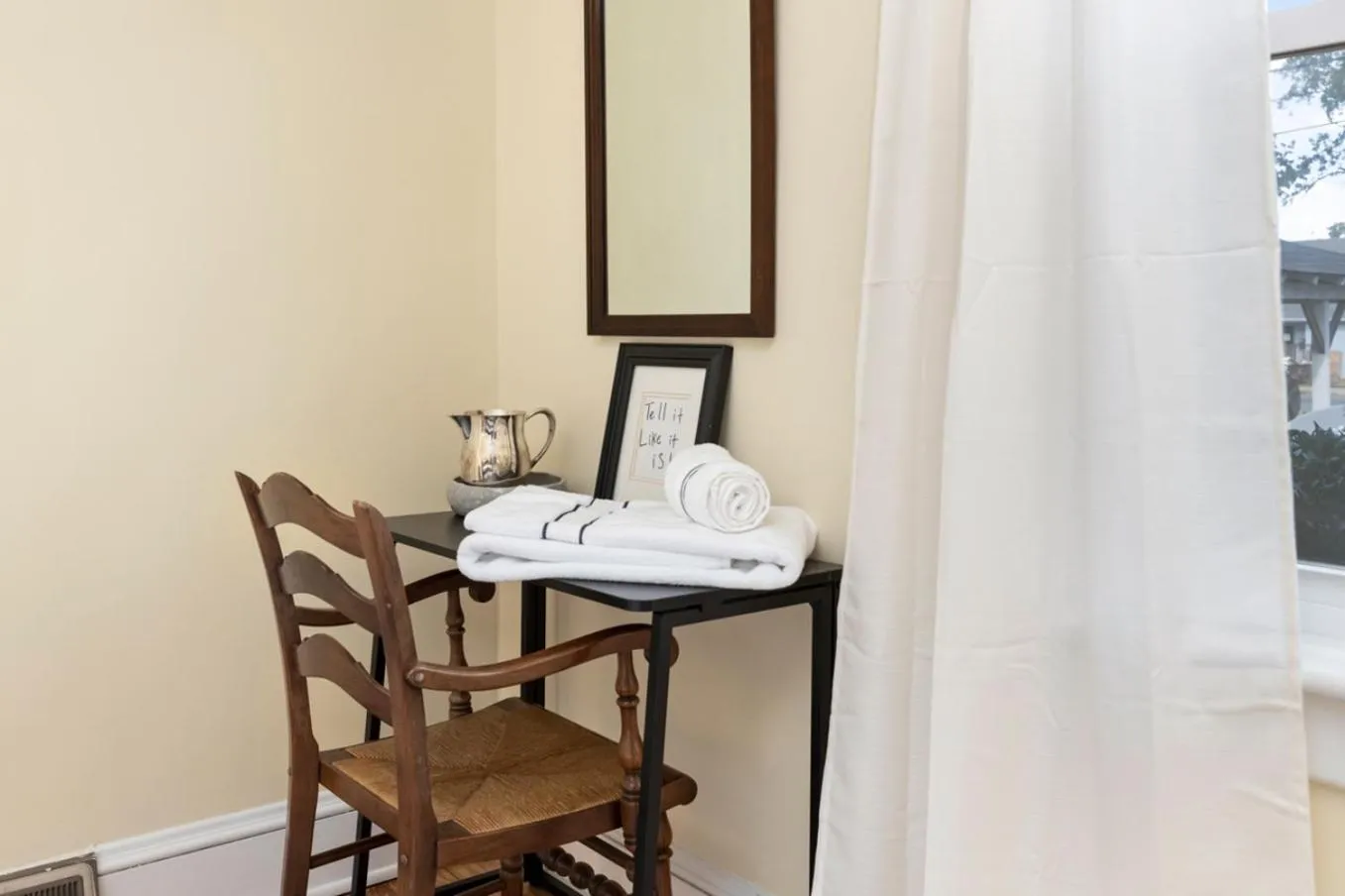 Cheerful 3 Bedroom Home, Walk To Uvastadium