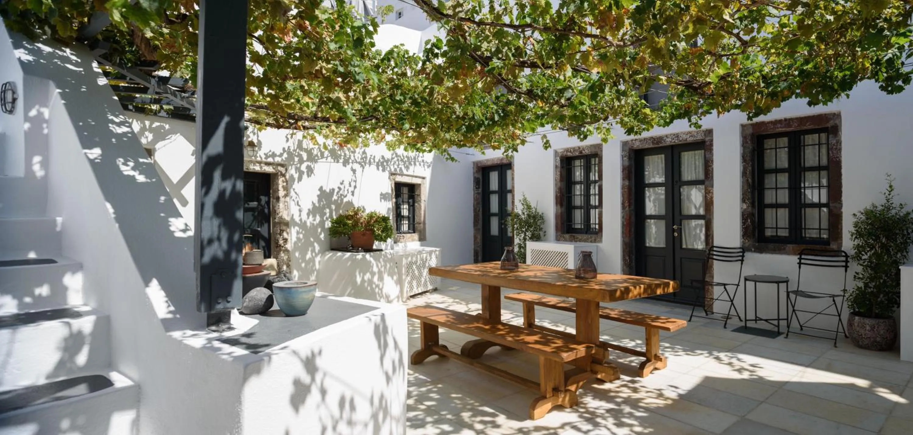 Property building in Firalia, Casa in Rock Suites