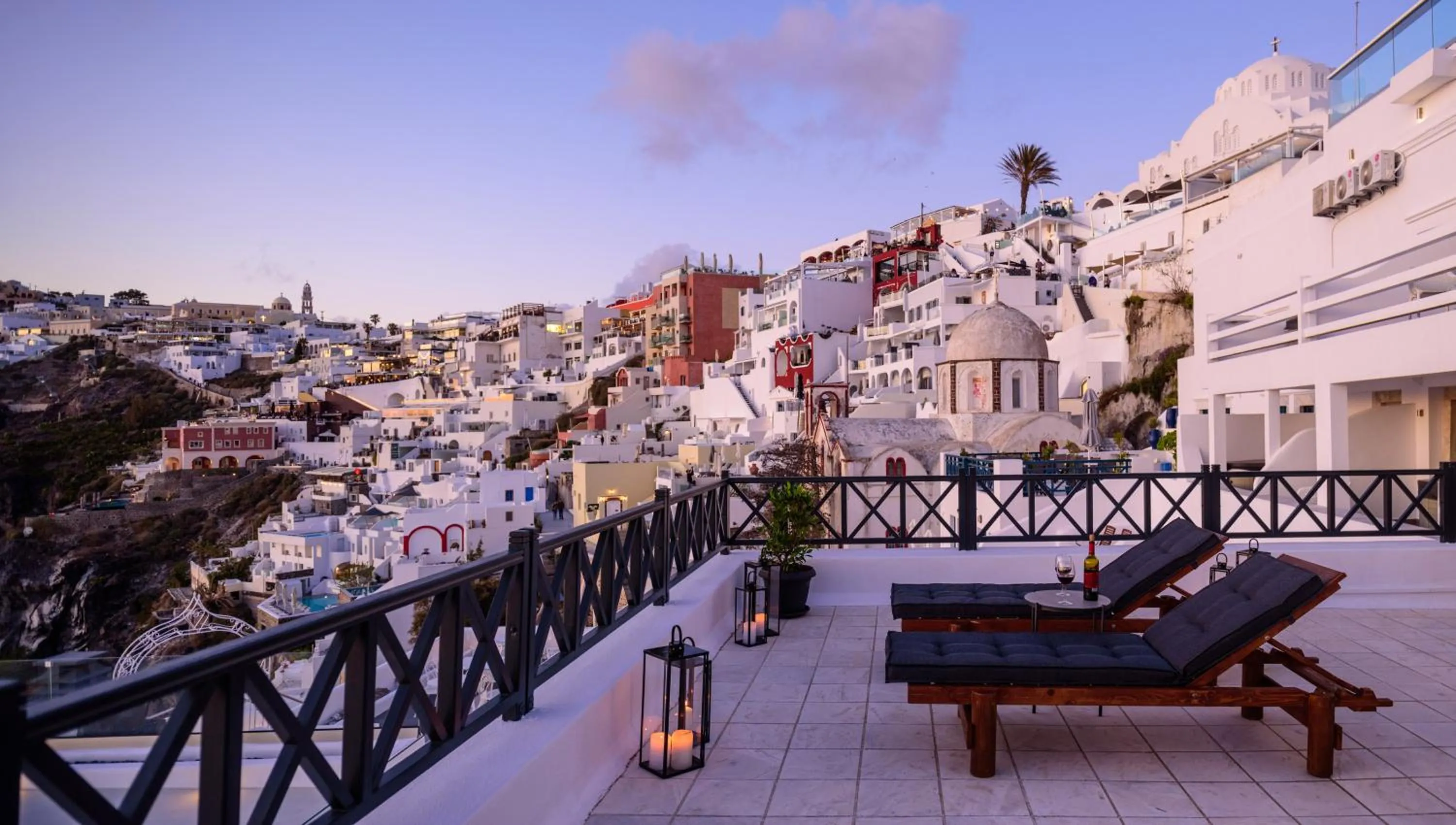 Nearby landmark in Firalia, Casa in Rock Suites