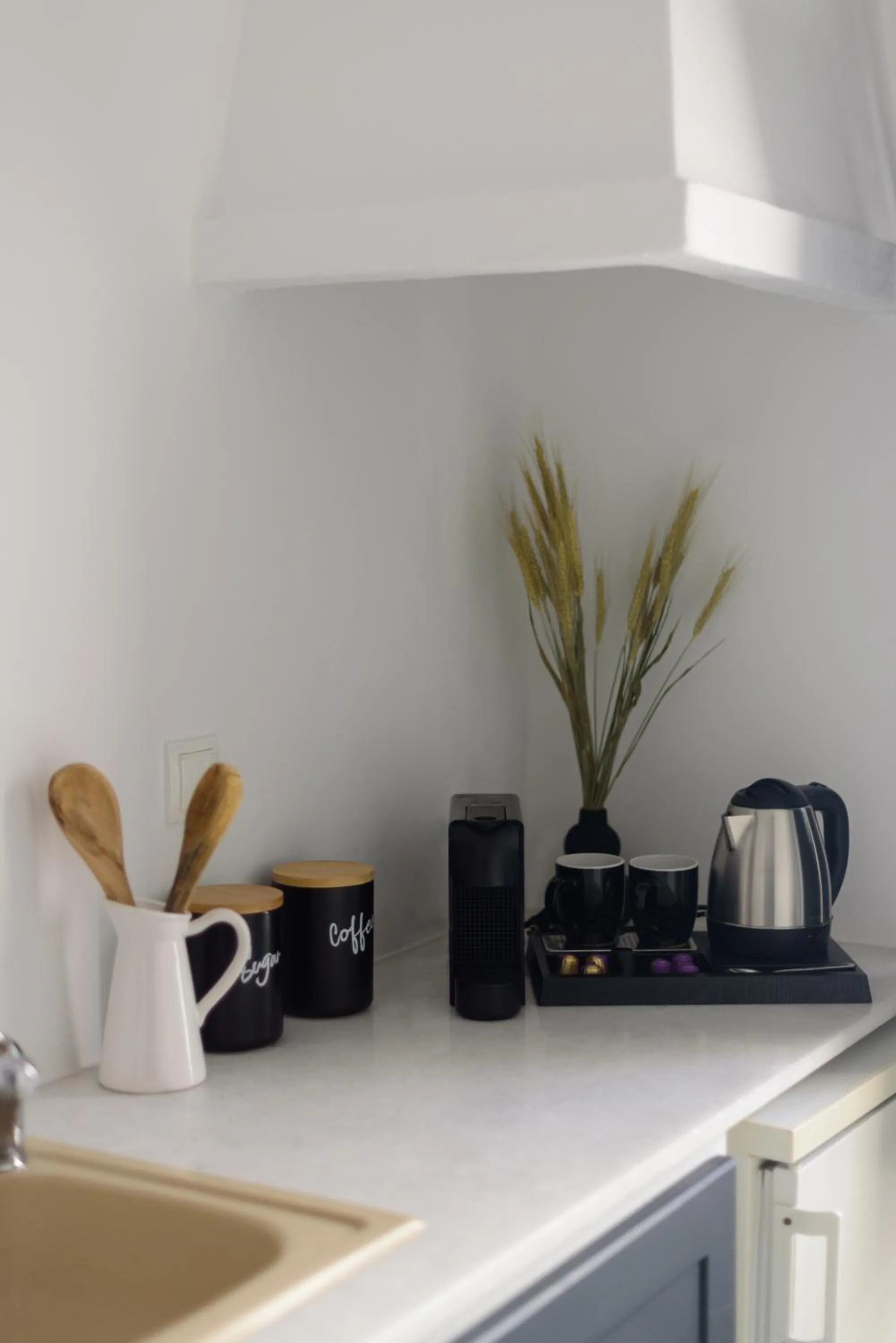 Coffee/tea facilities in Firalia, Casa in Rock Suites