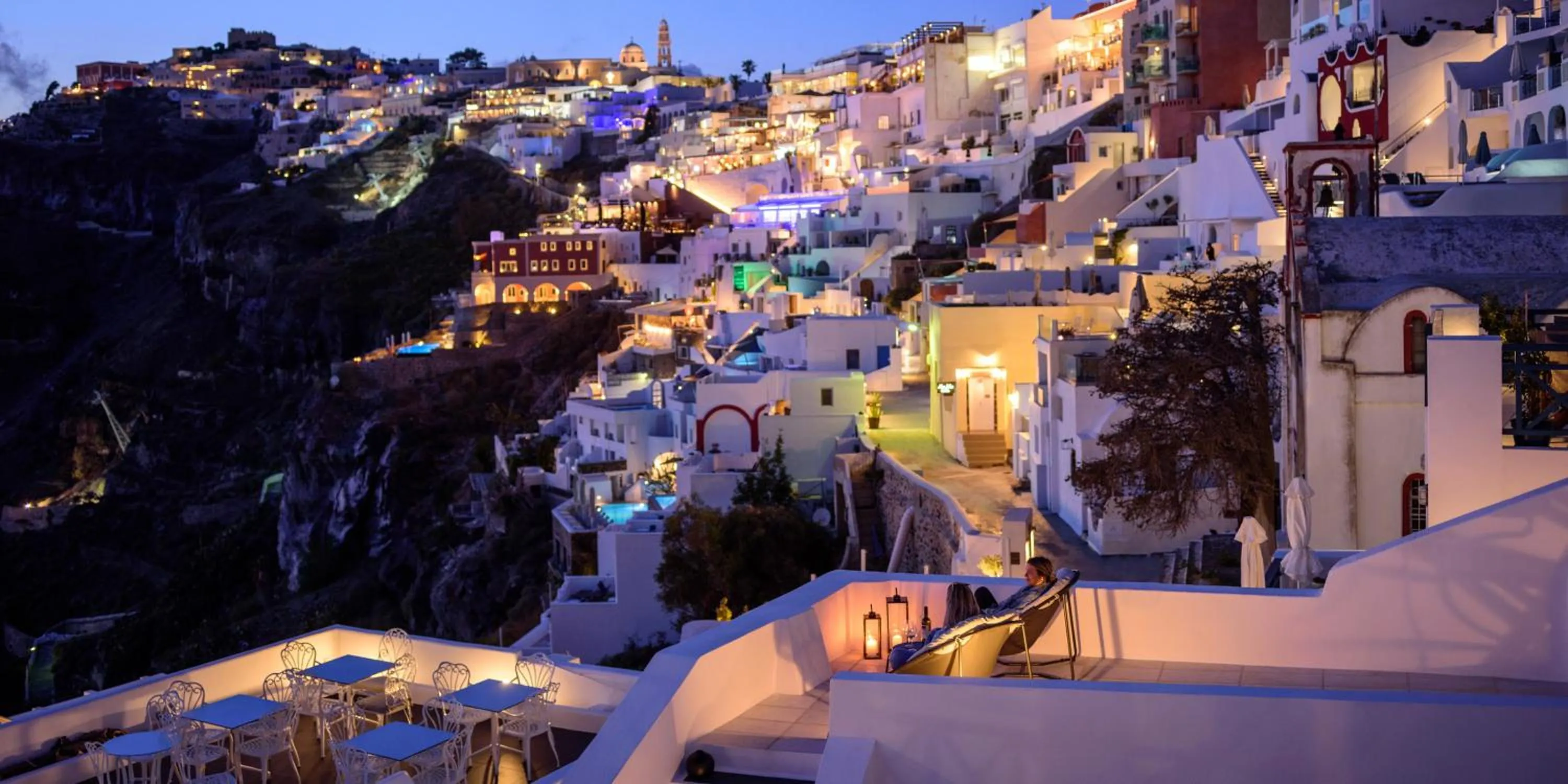 Night in Firalia, Casa in Rock Suites