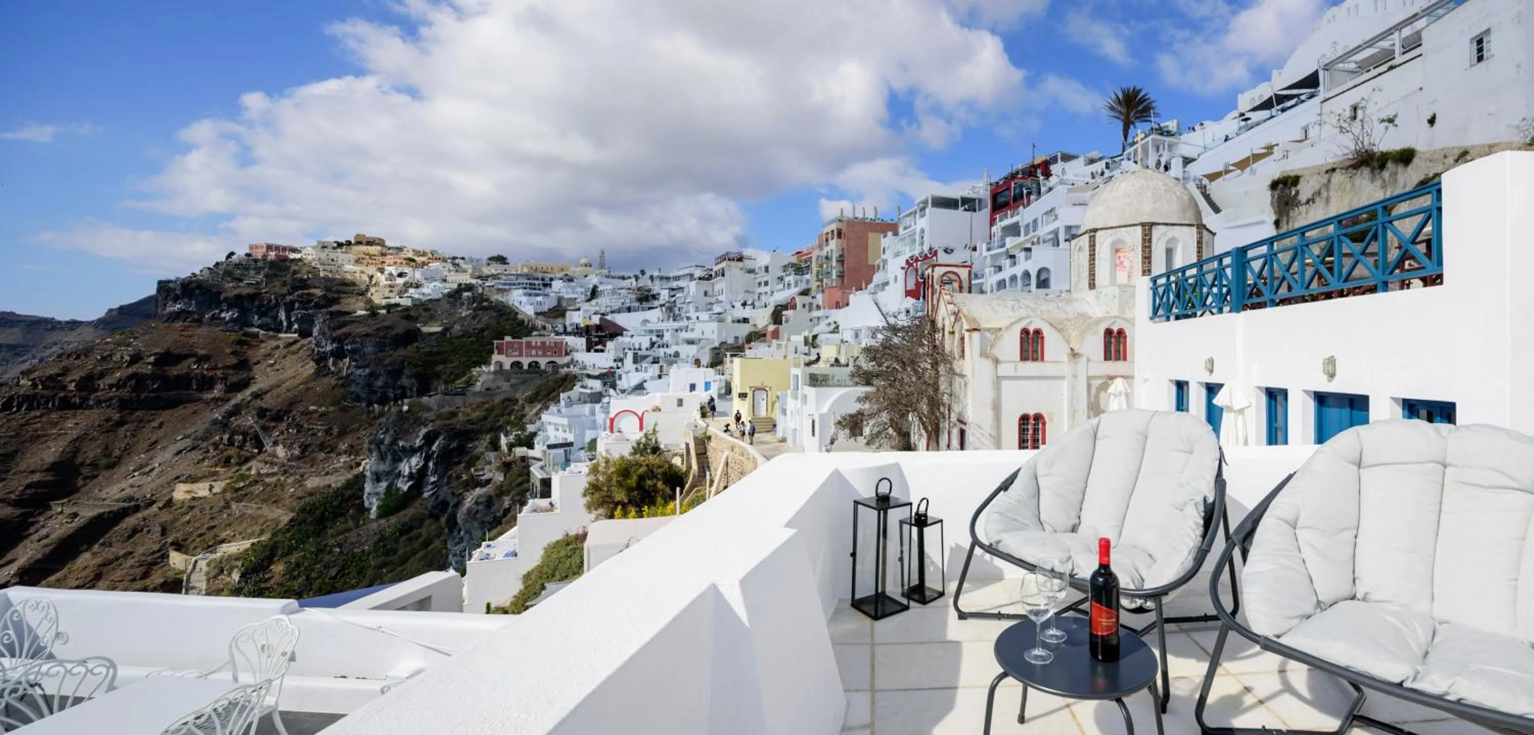 Day in Firalia, Casa in Rock Suites