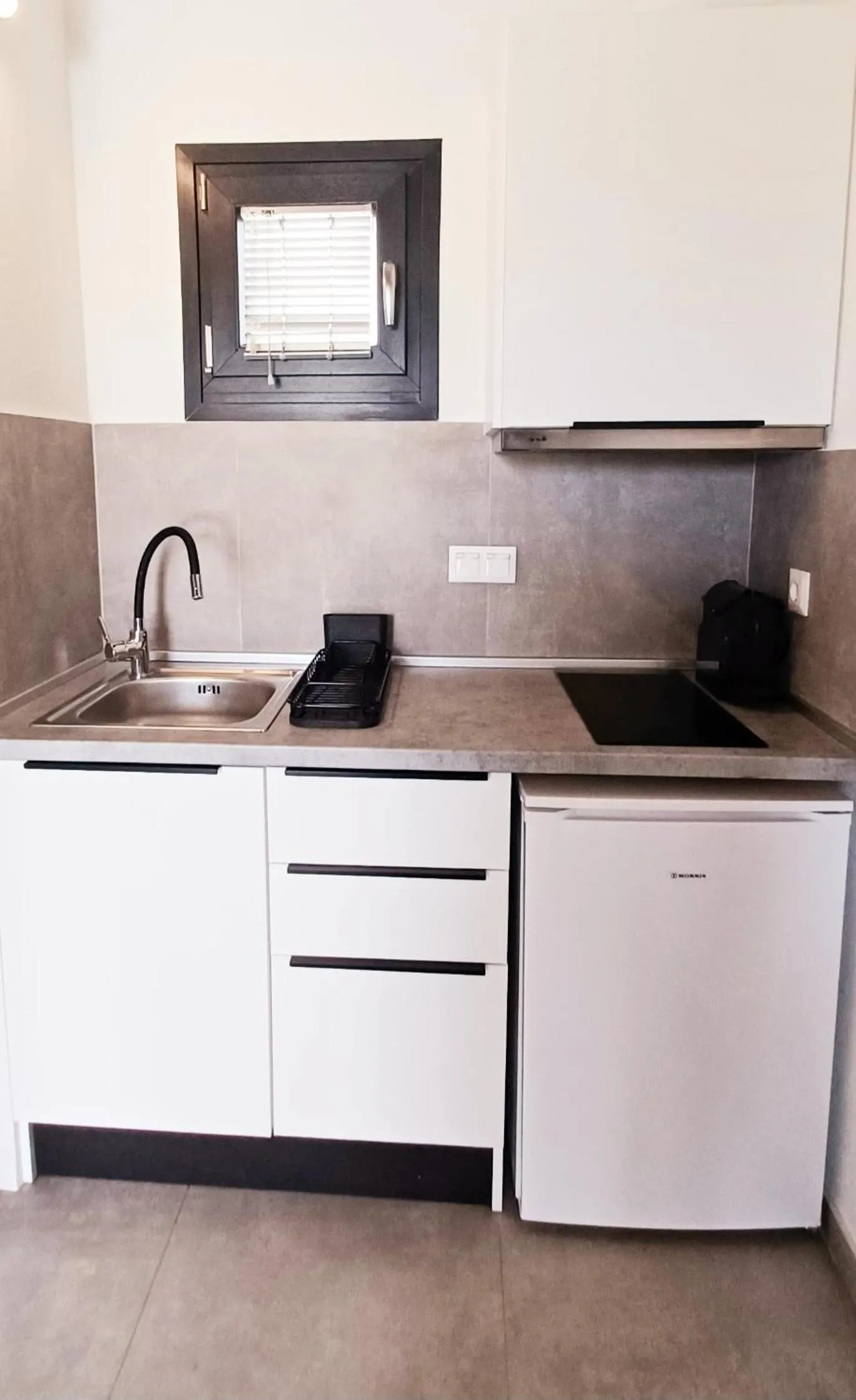 kitchen in Aurora Suites
