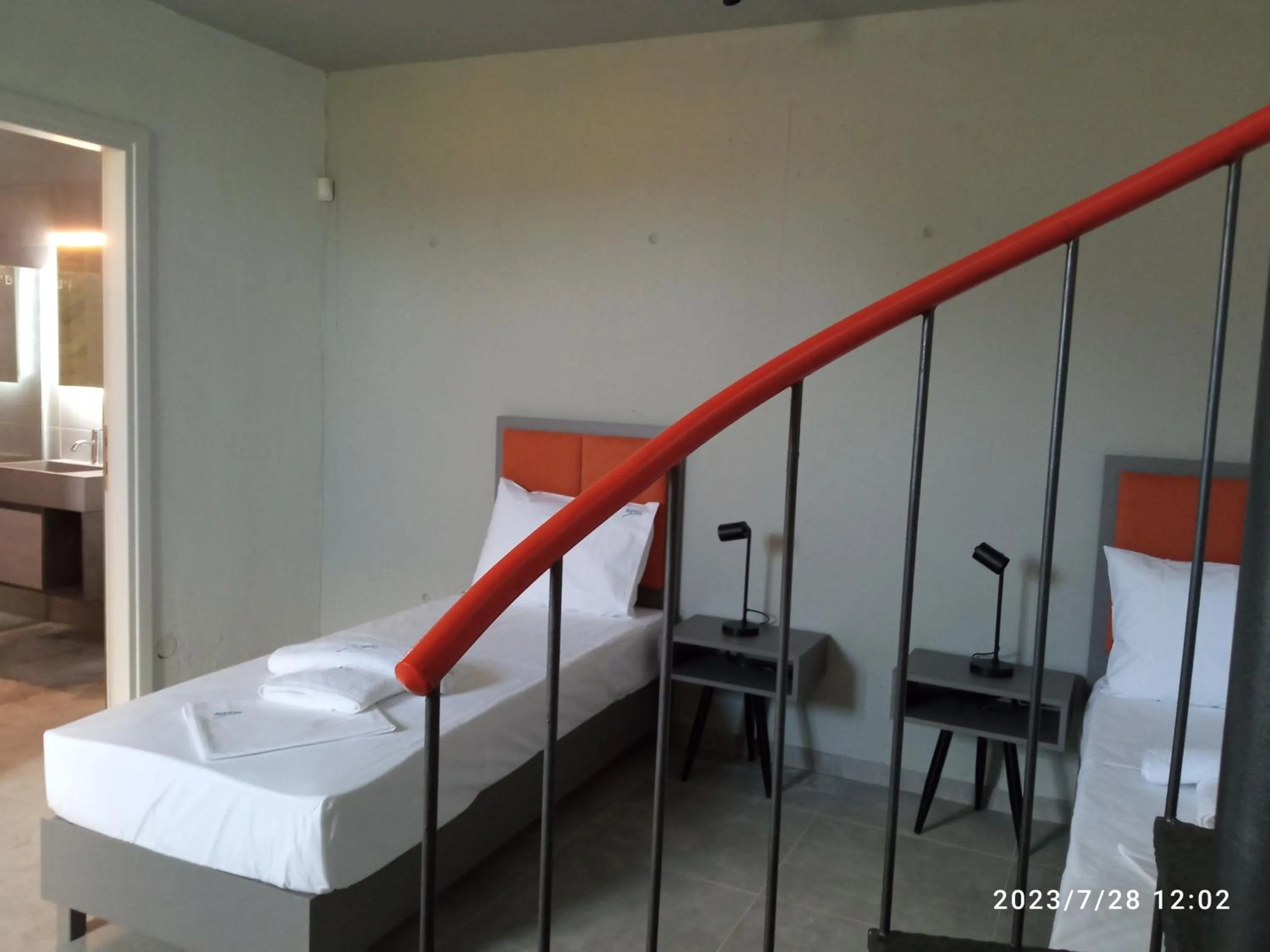 Bathroom, Bed in Aurora Suites