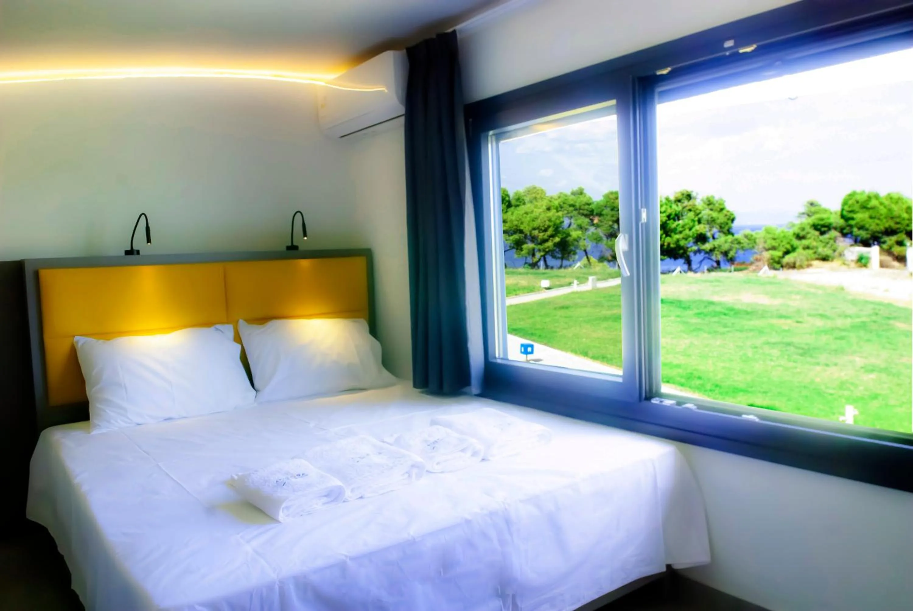View (from property/room), Bed in Aurora Suites