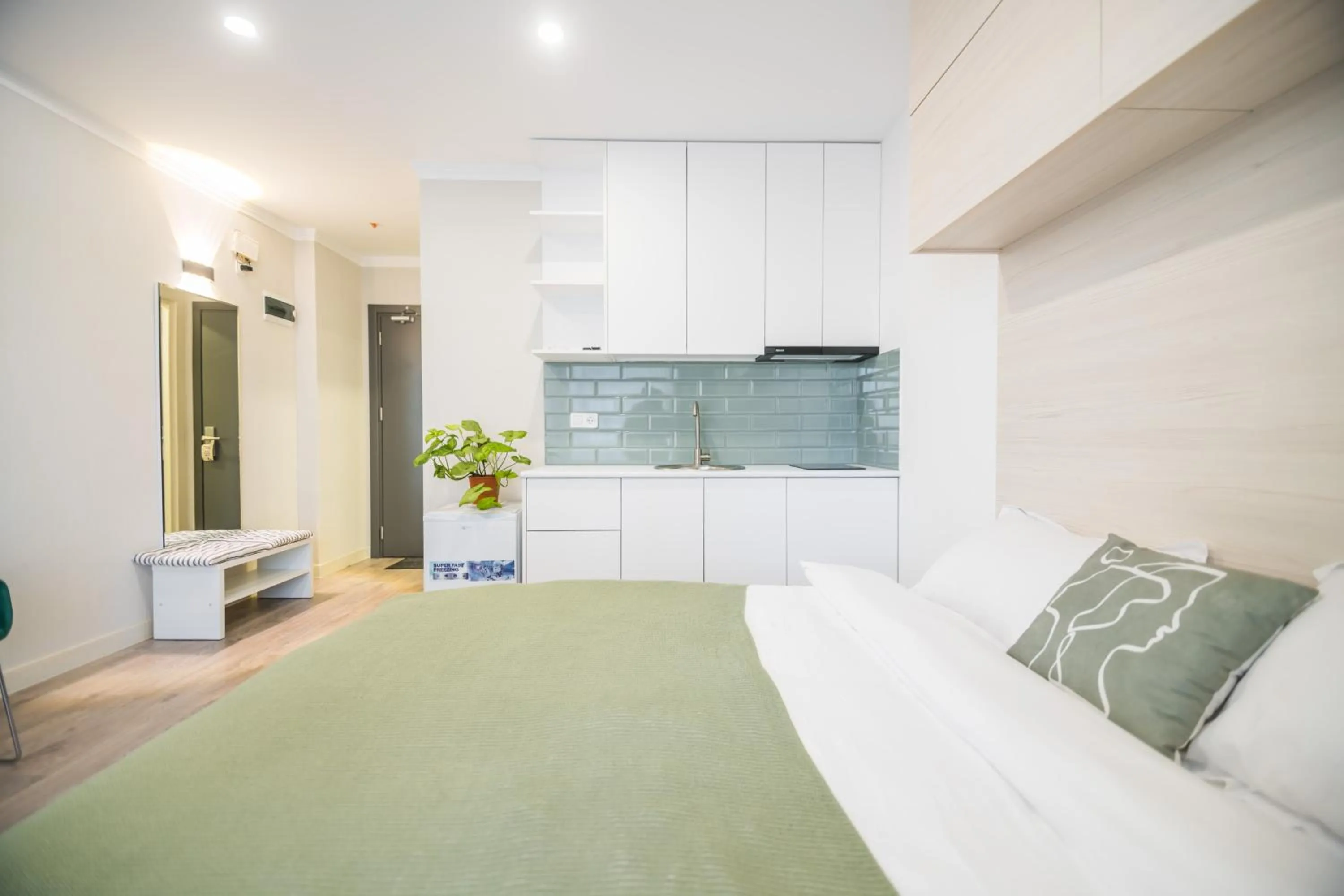 Photo of the whole room, Bed in Green Side Apart Hotel