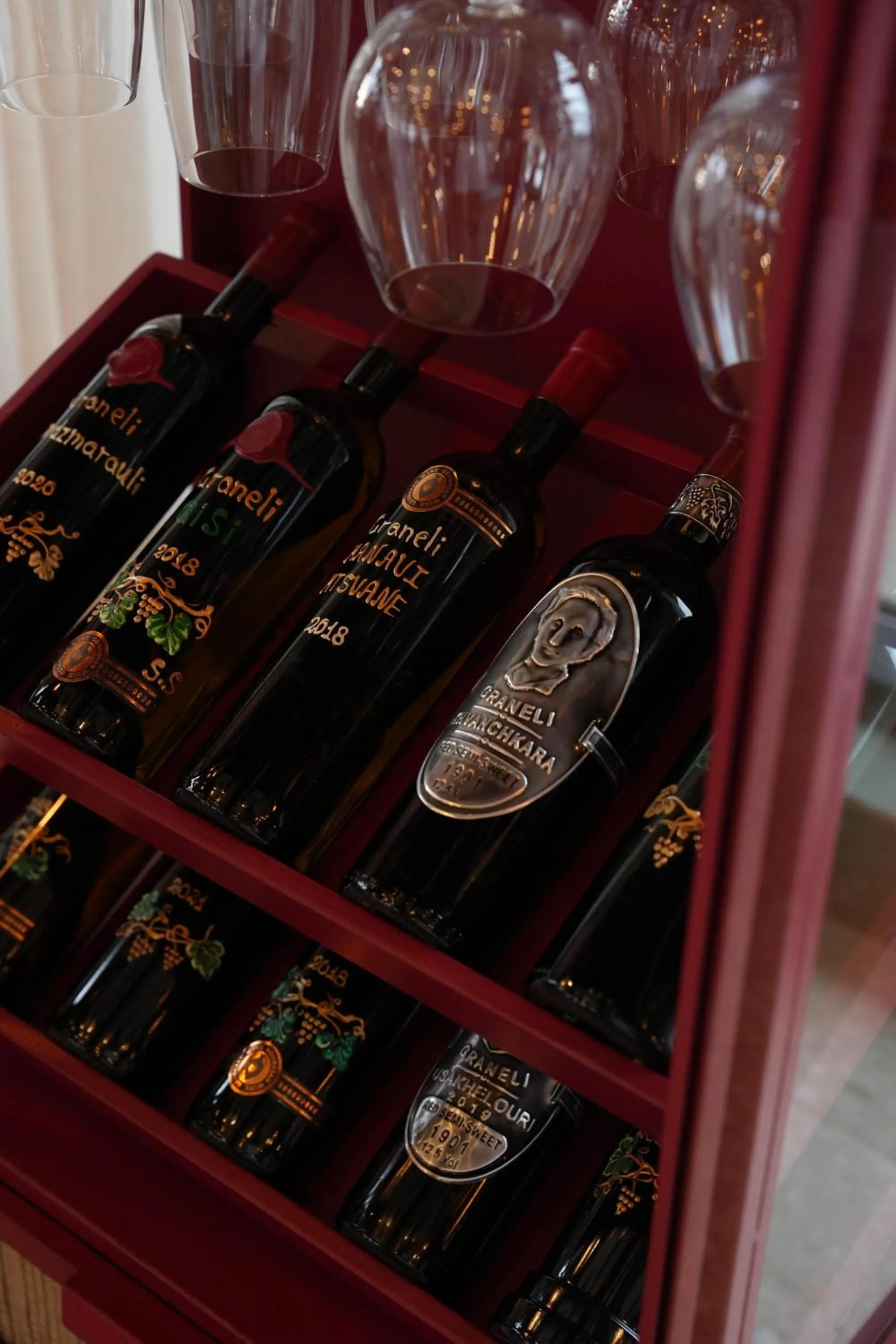 Restaurant/places to eat in Green Side Apart Hotel