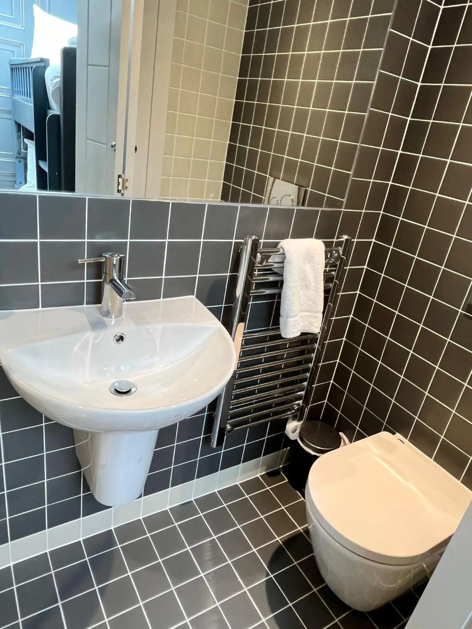 Bathroom in Merrion Square Studios