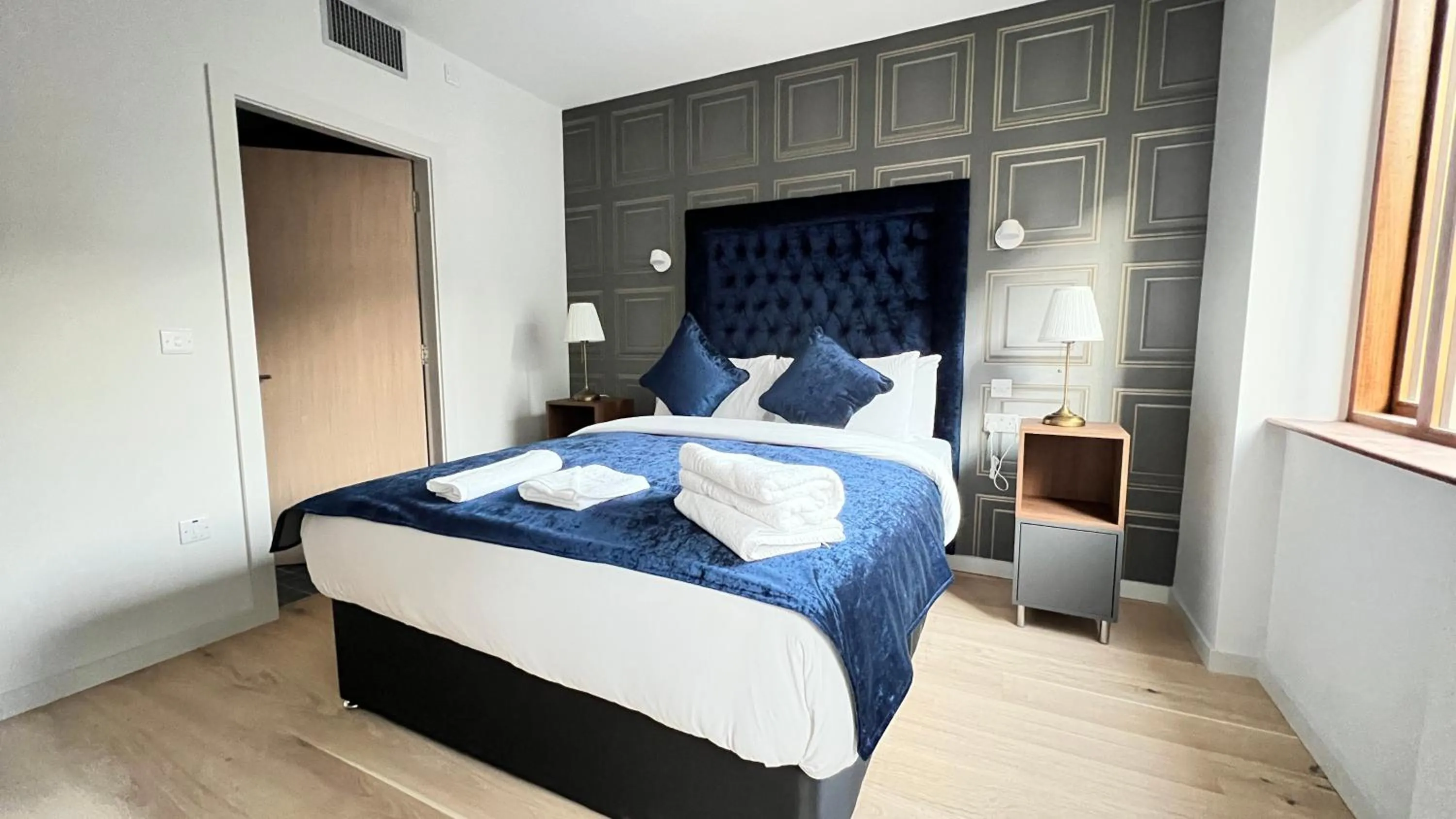 Bedroom, Bed in Merrion Square Studios