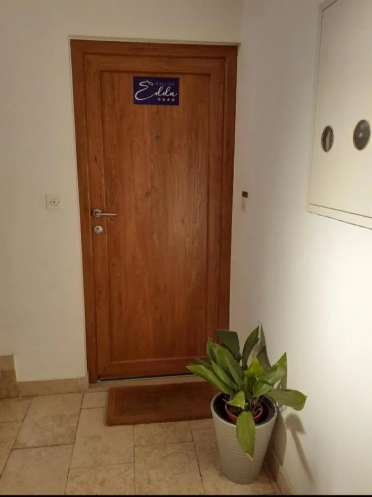 APARTMAN EDDA ****