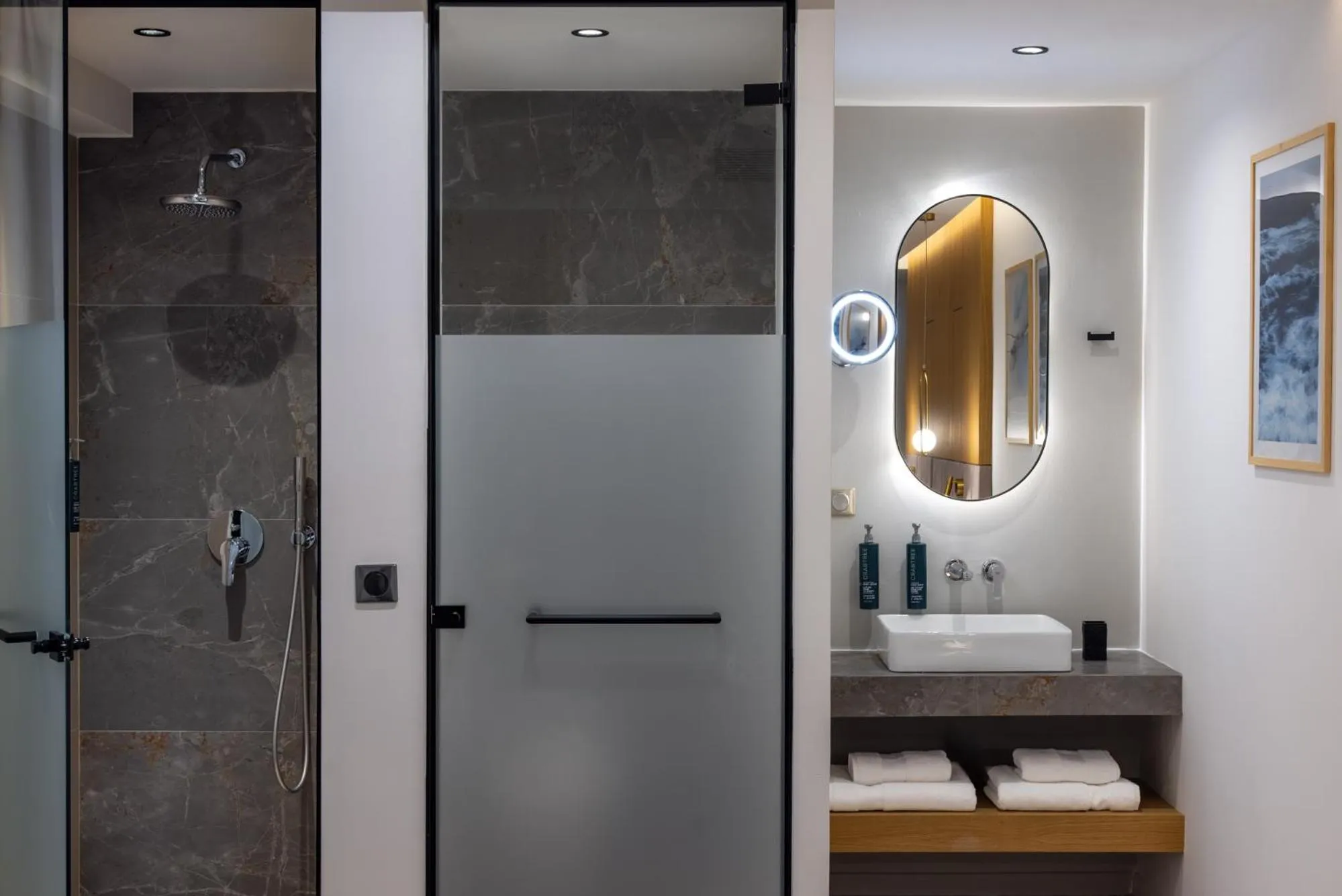 Shower in Hilton Garden Inn Athens Syggrou Avenue