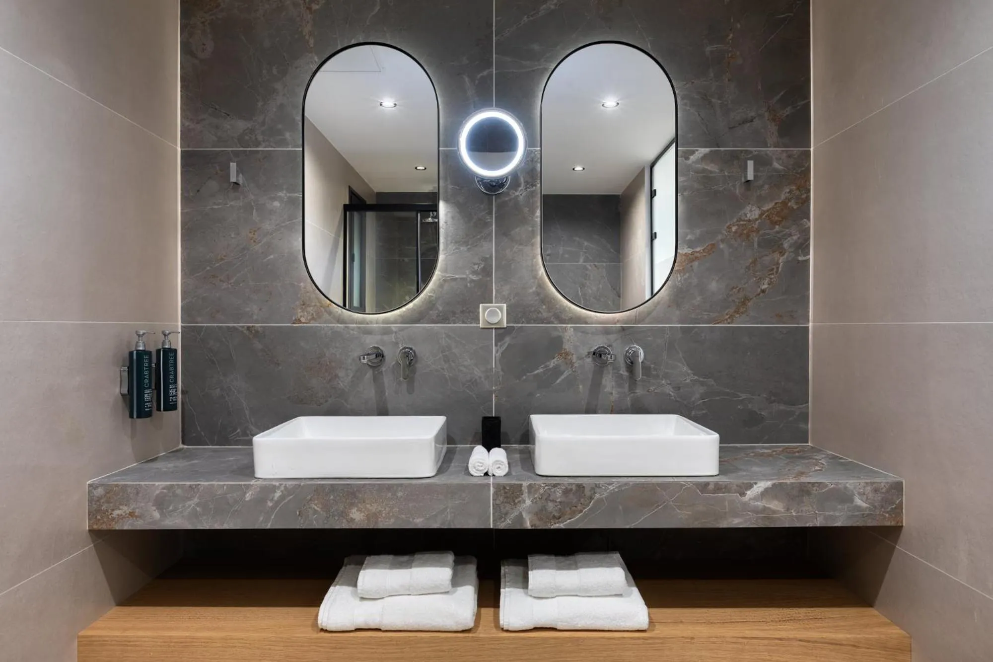 Bathroom in Hilton Garden Inn Athens Syggrou Avenue